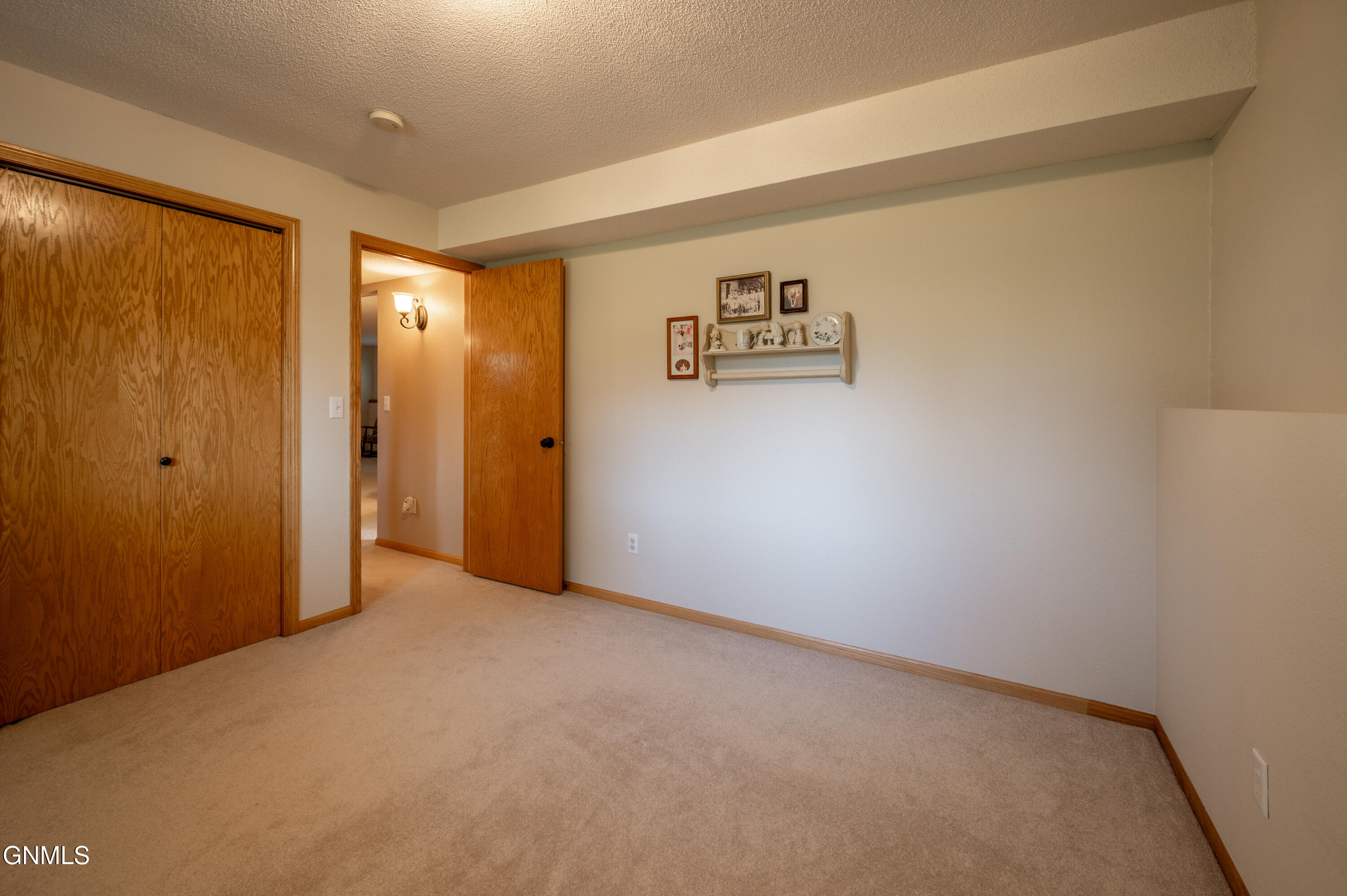 property viewer photo 18
