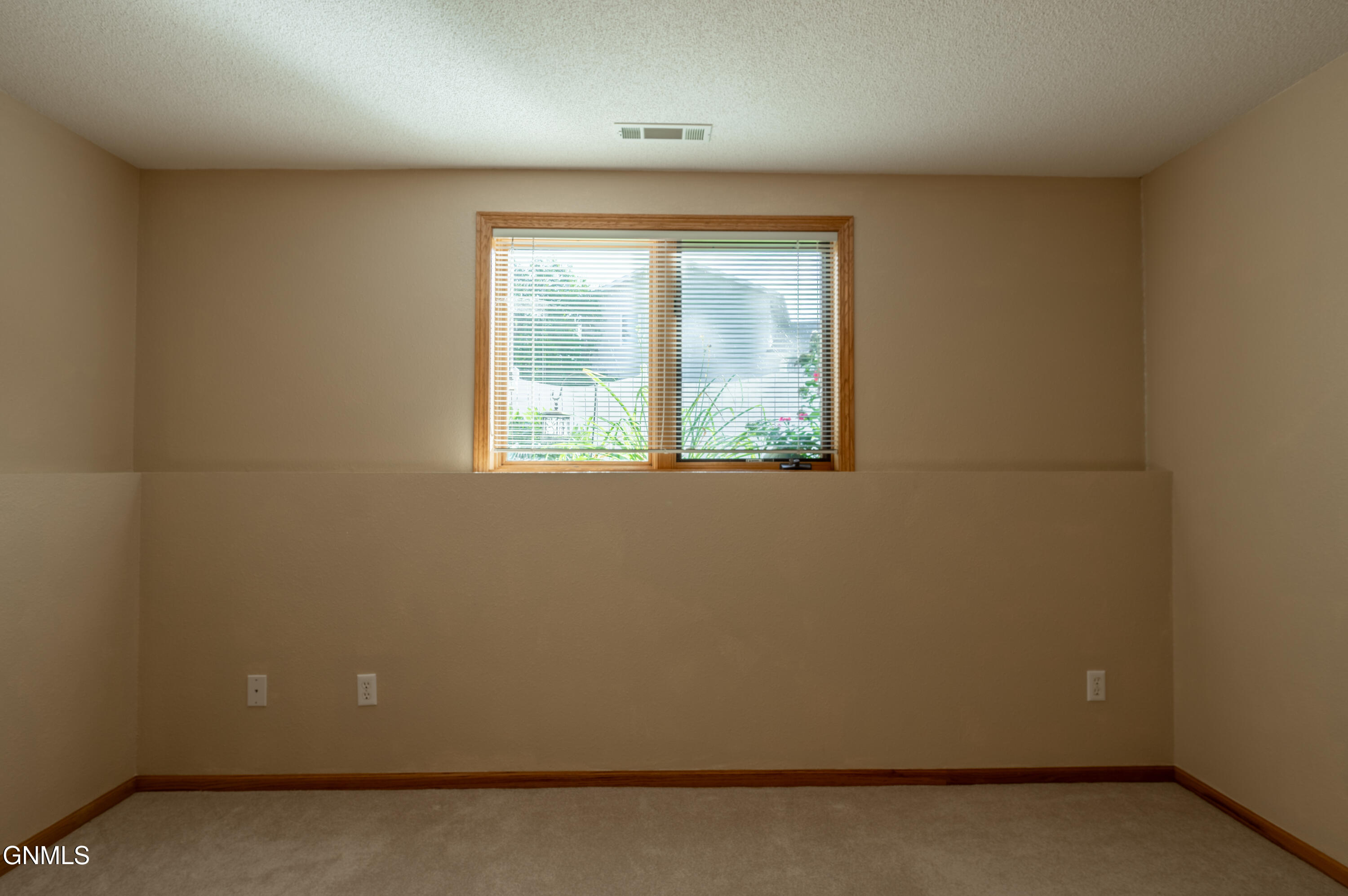 property viewer photo 23
