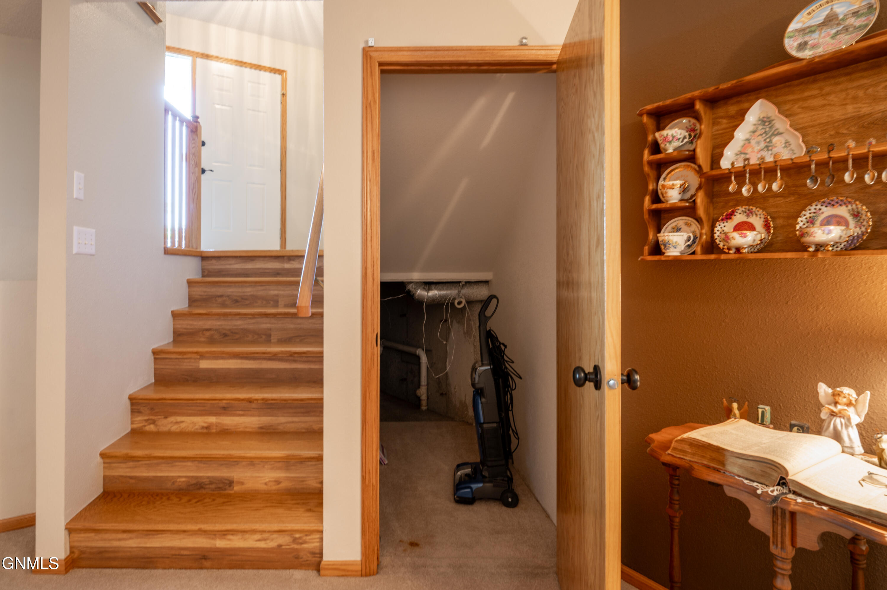 property viewer photo 25