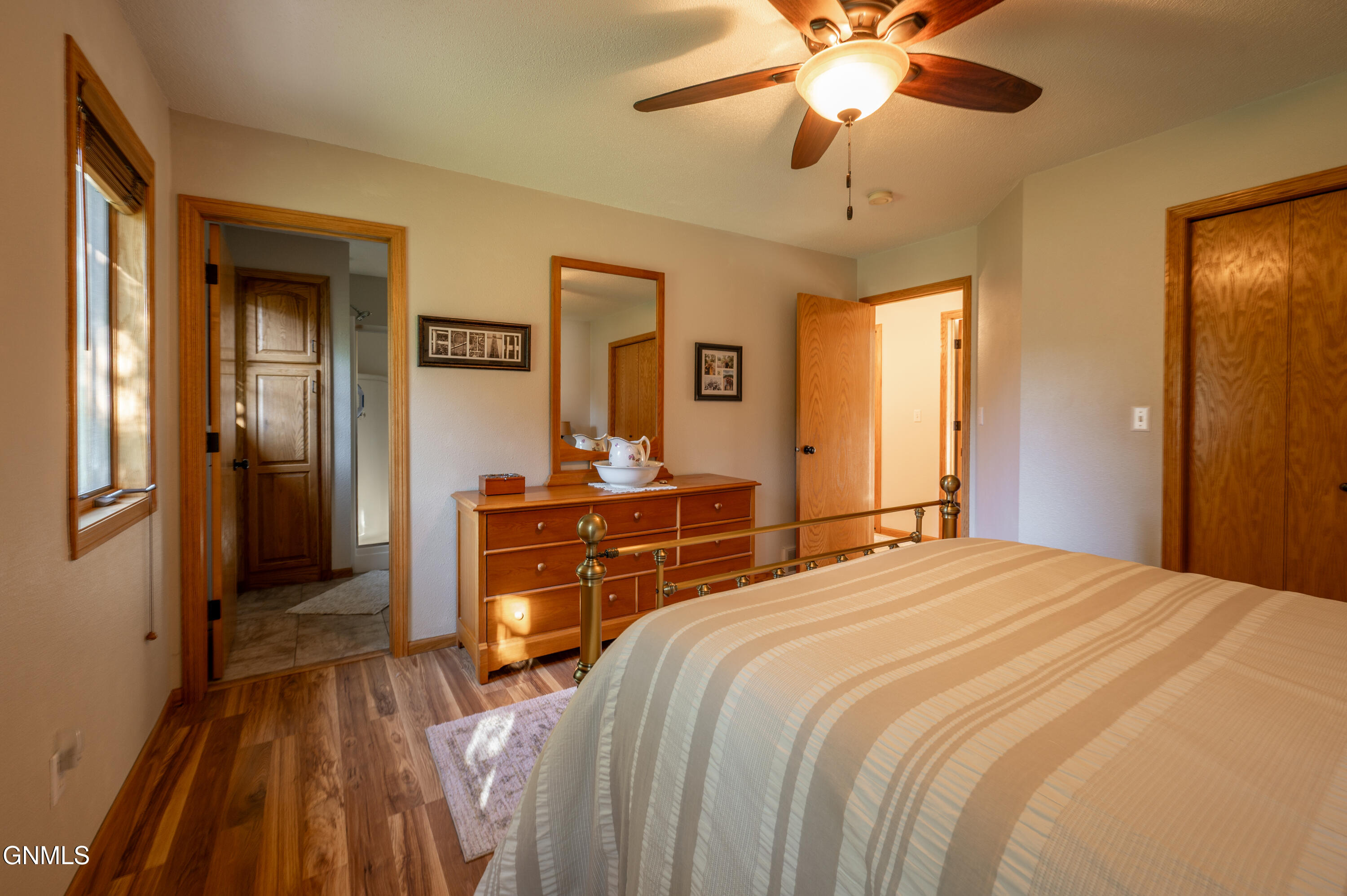 property viewer photo 32