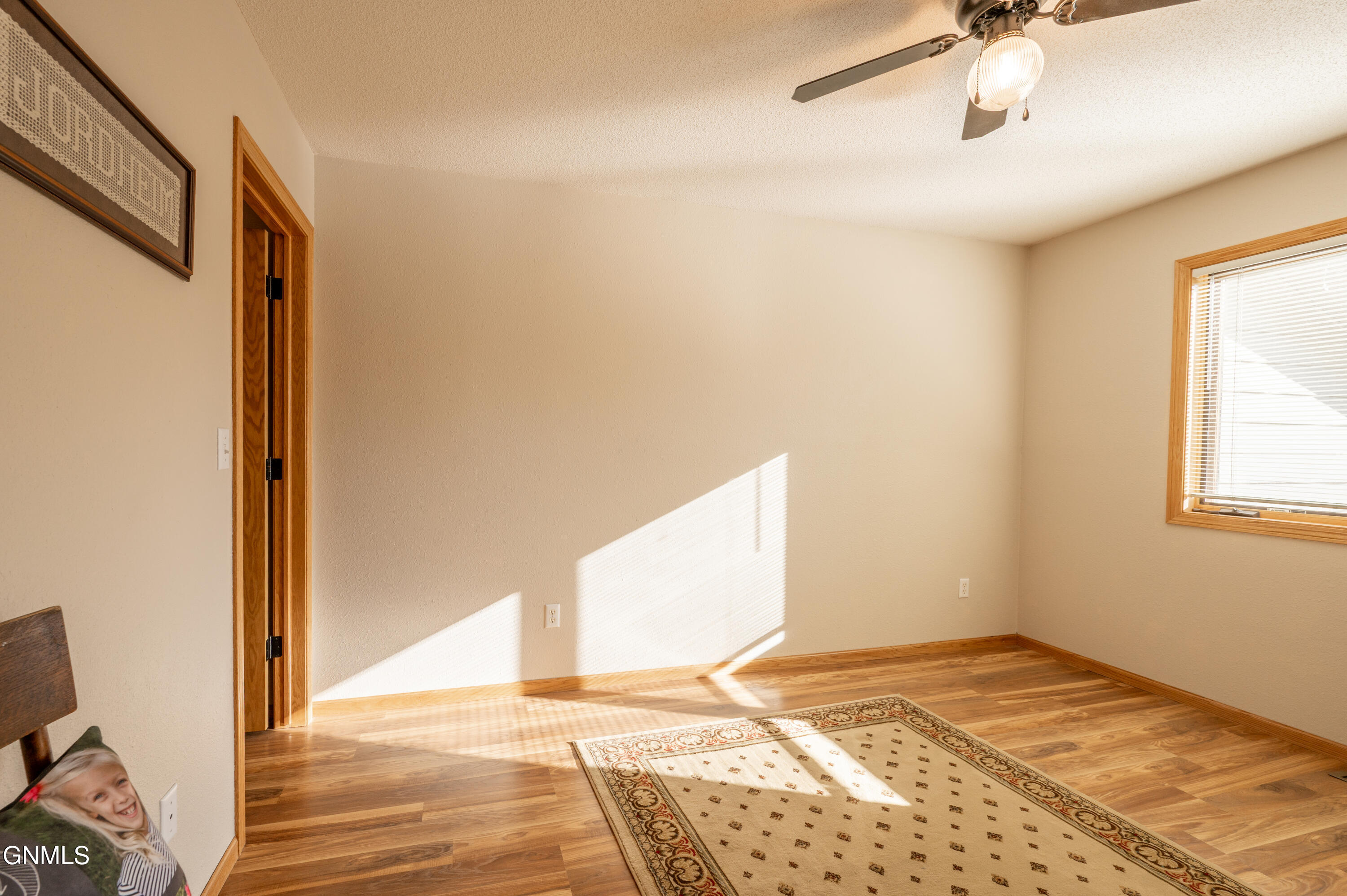 property viewer photo 35