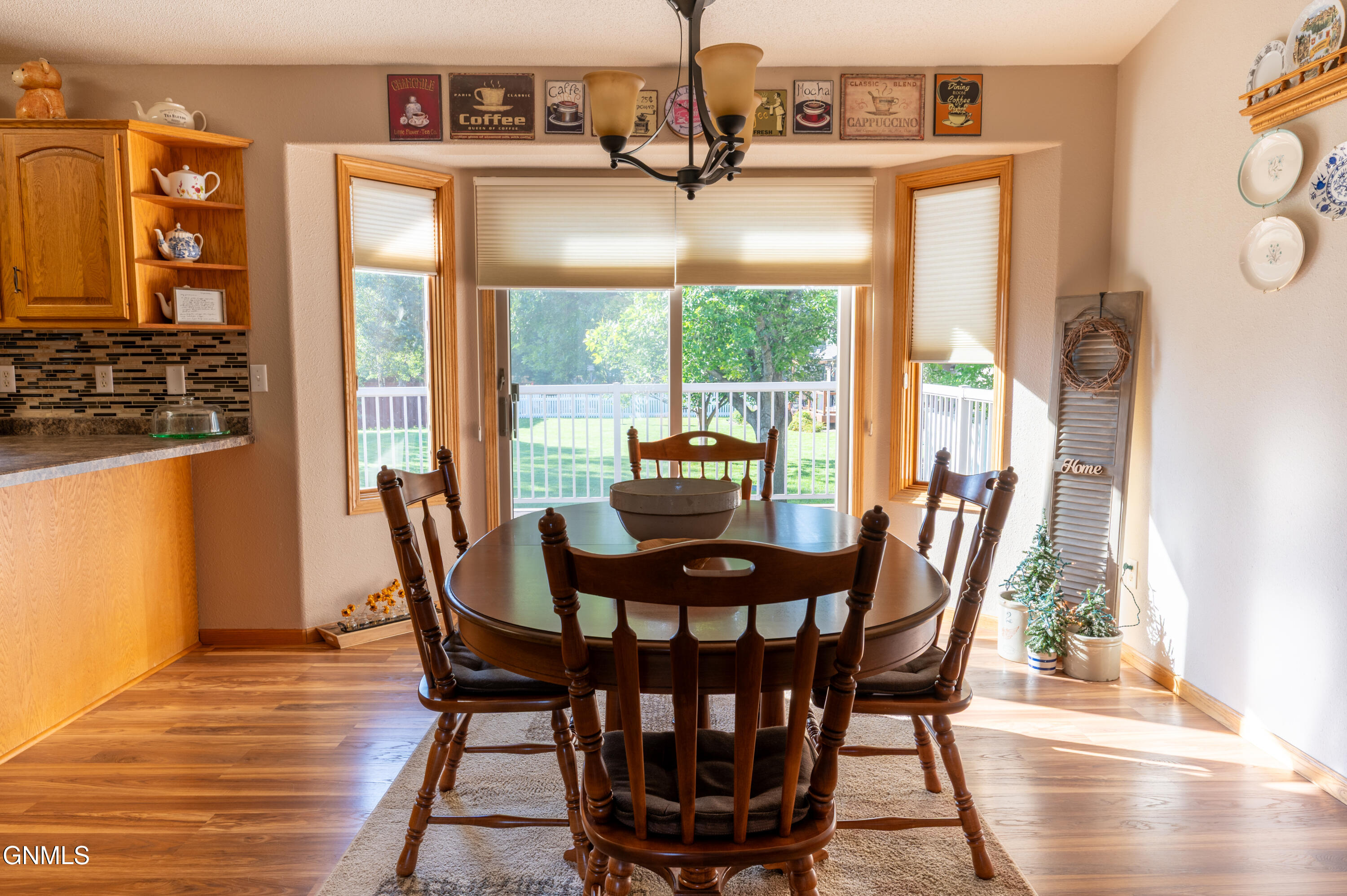 property viewer photo 45