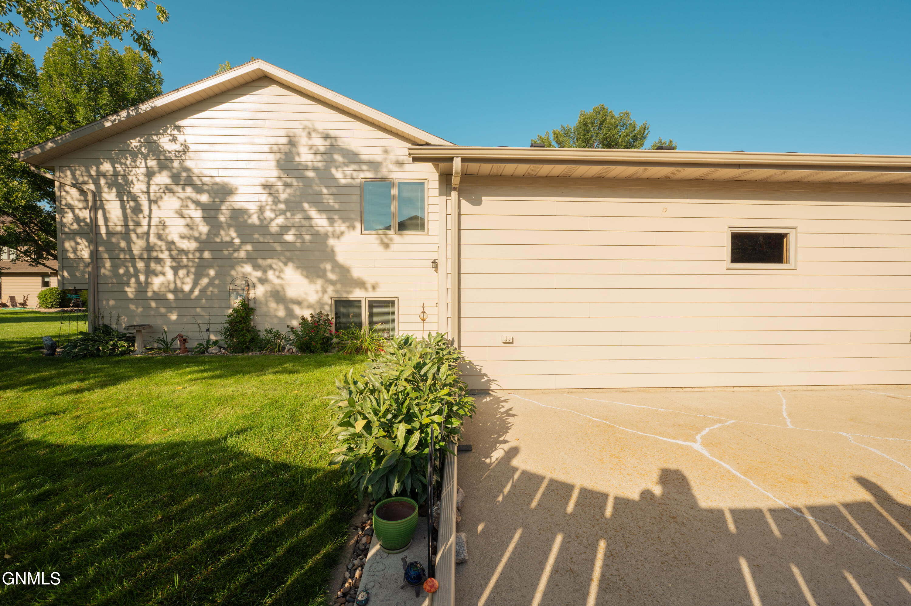 property viewer photo 58
