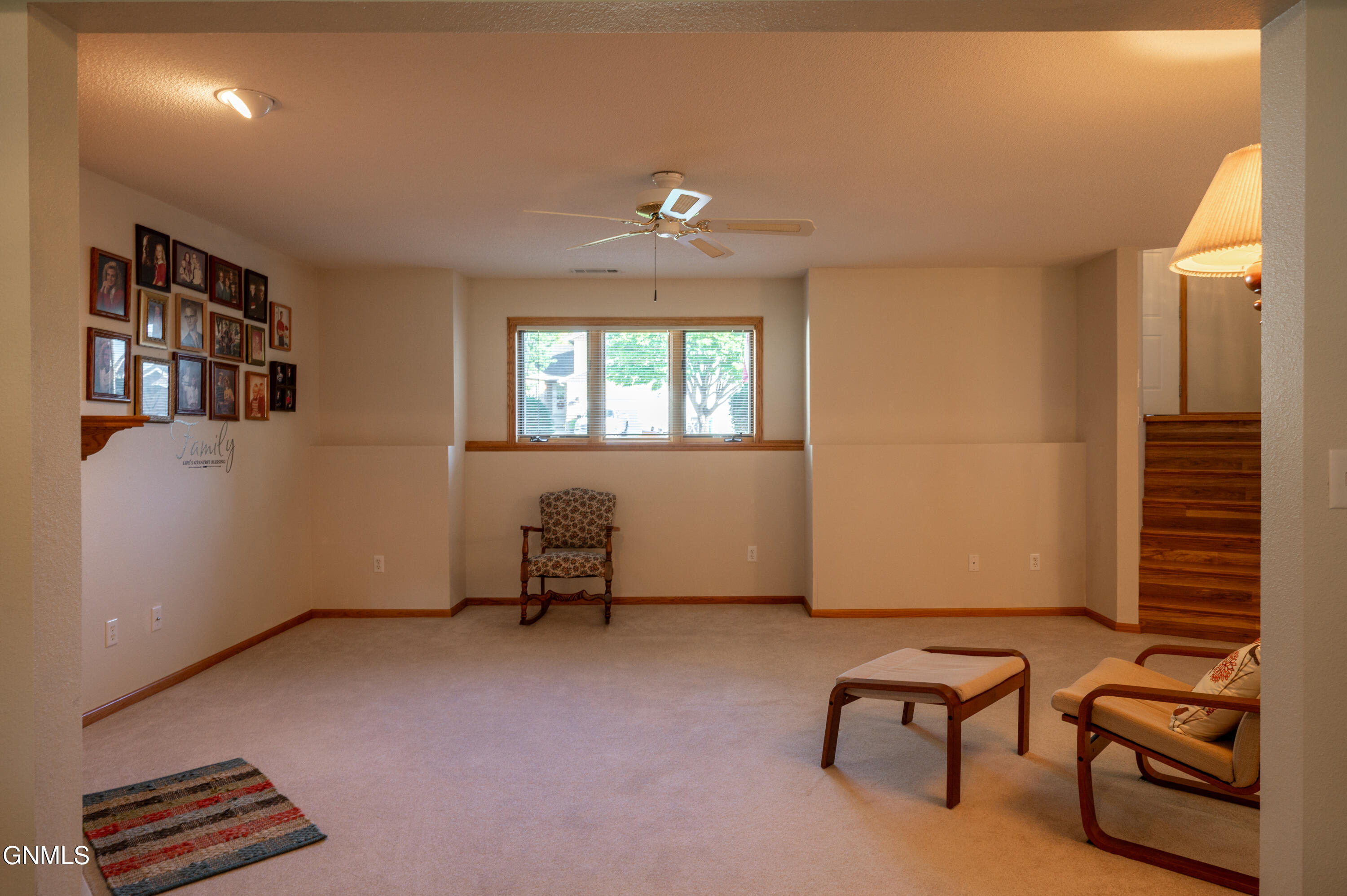 property viewer photo 9