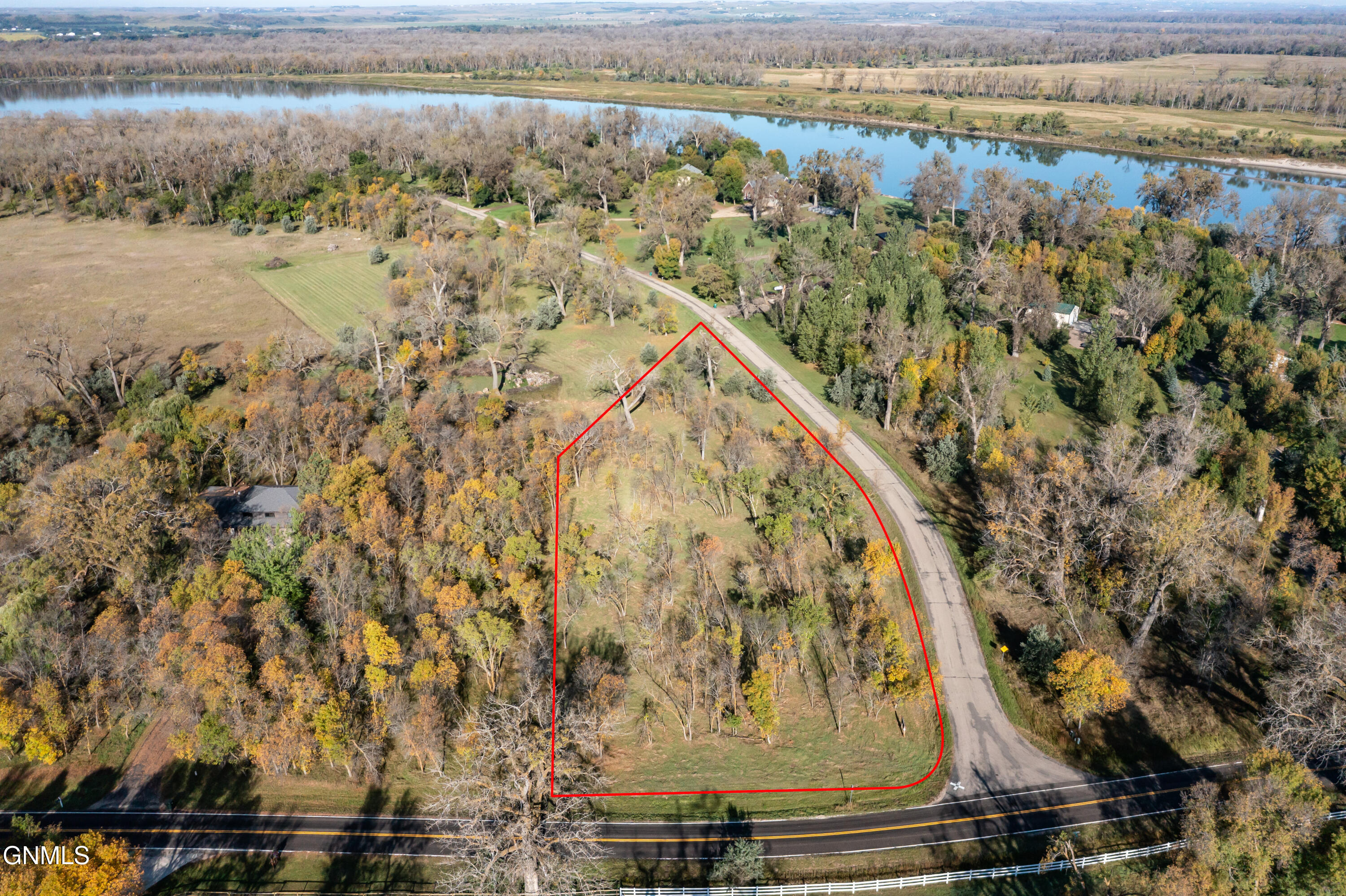 main property photo 4