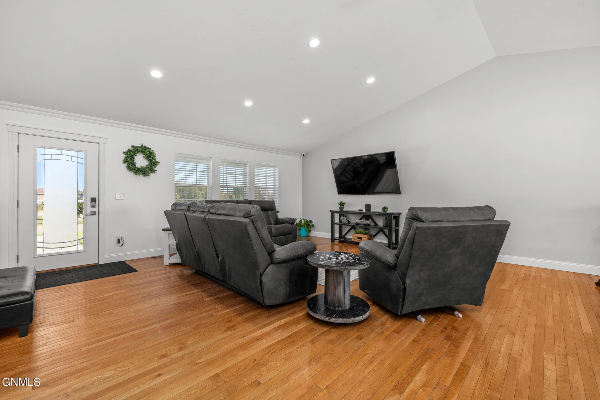 property viewer photo 19