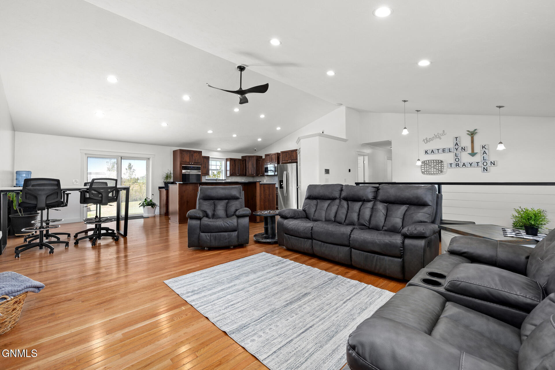 property viewer photo 21
