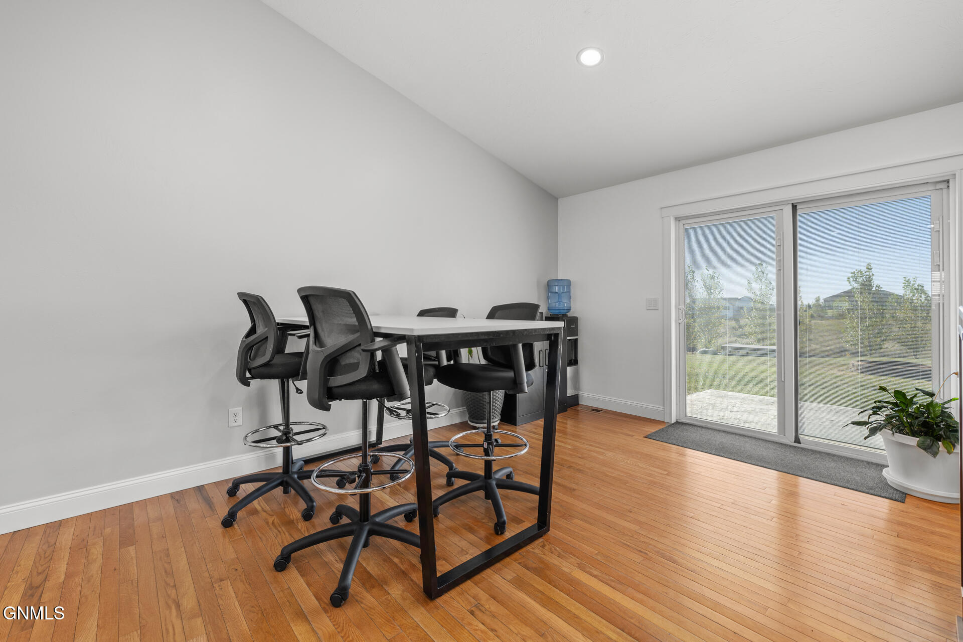 property viewer photo 22