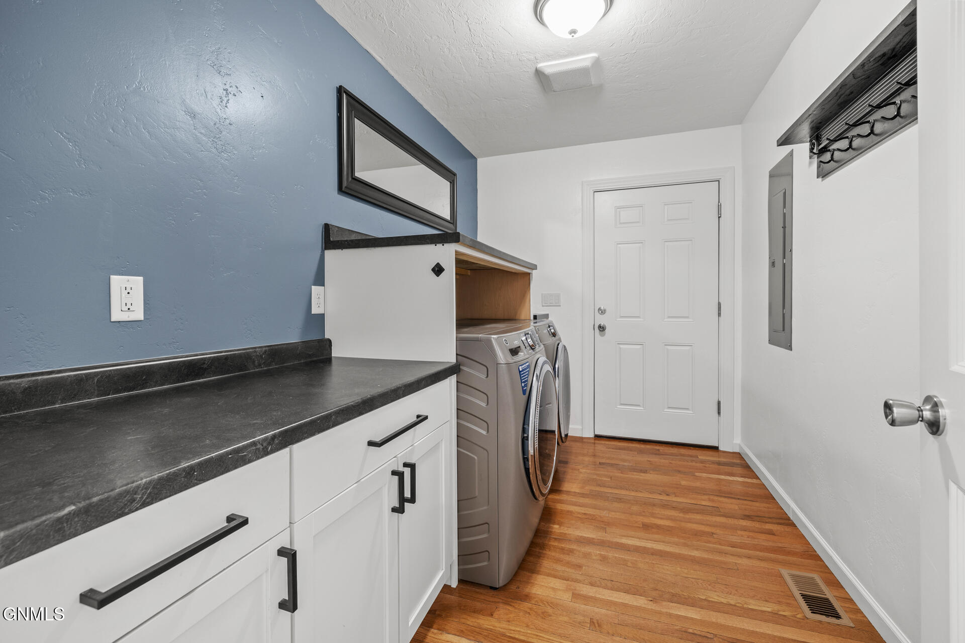 property viewer photo 30