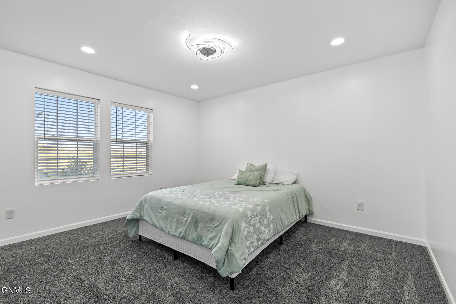 property viewer photo 34