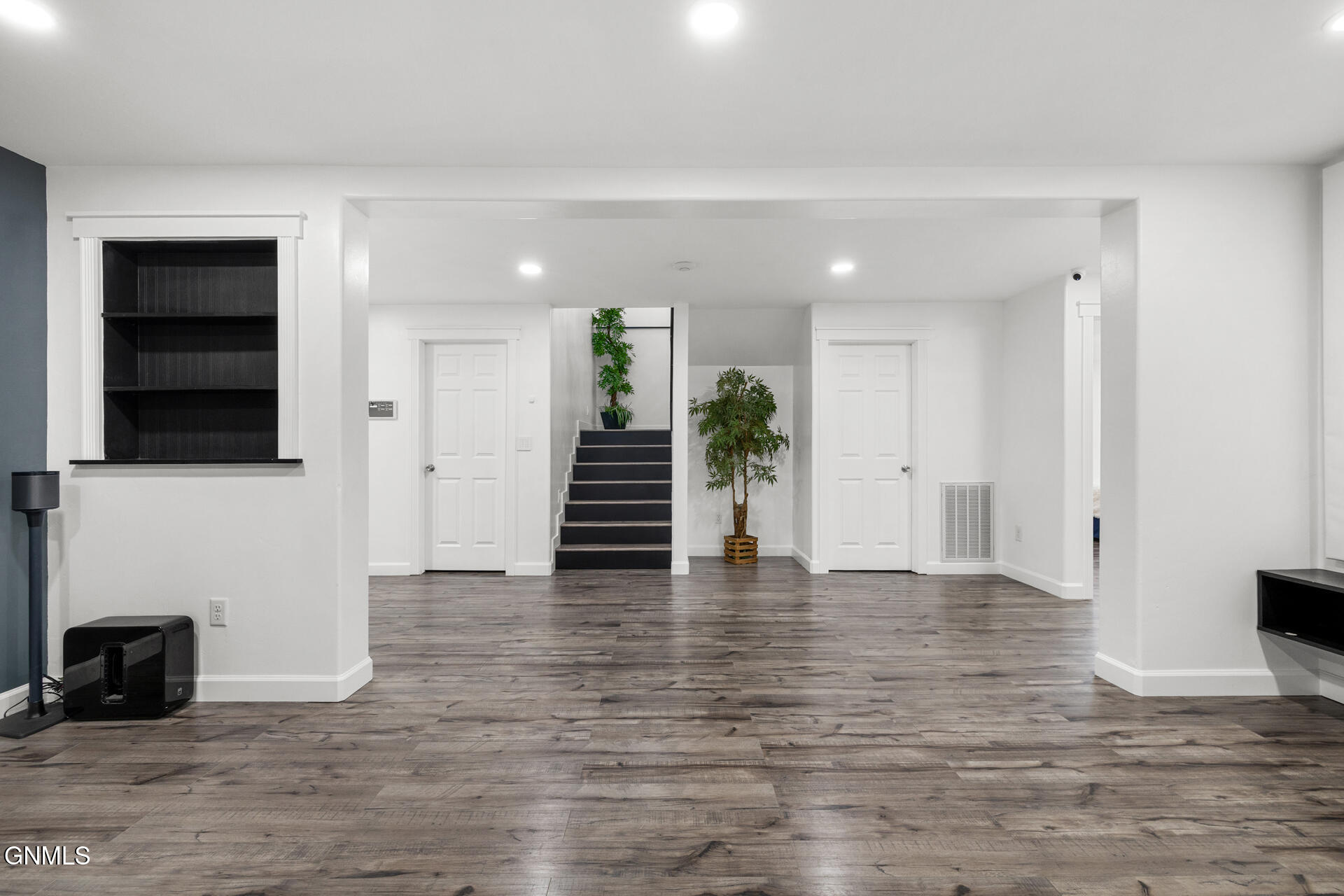property viewer photo 37