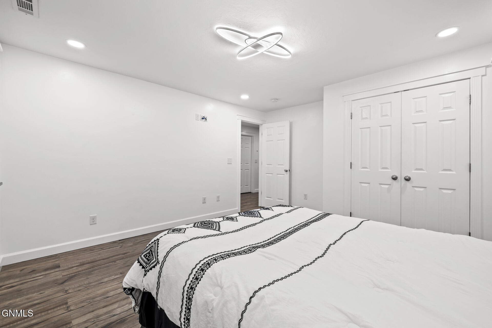 property viewer photo 39