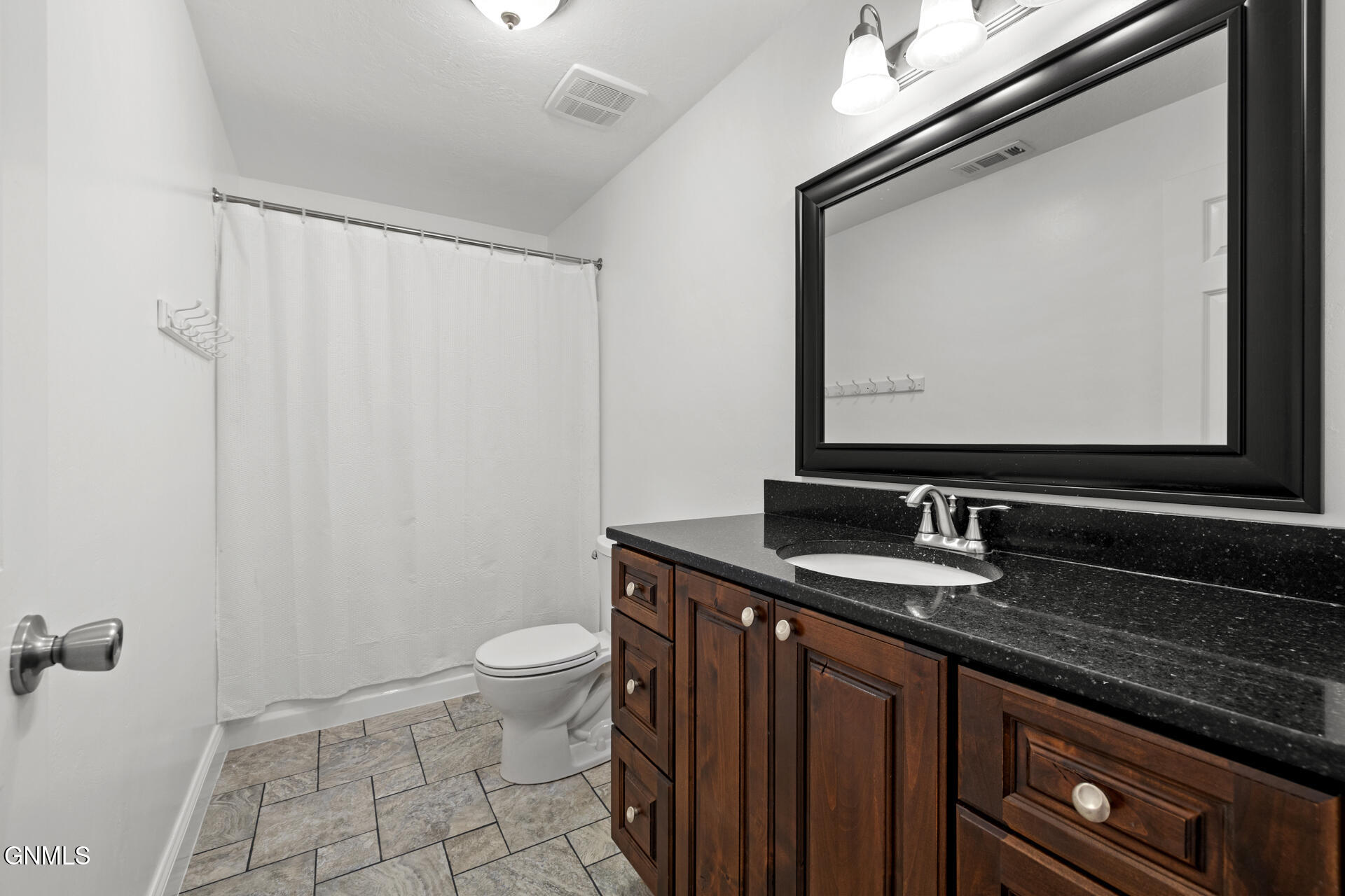property viewer photo 40