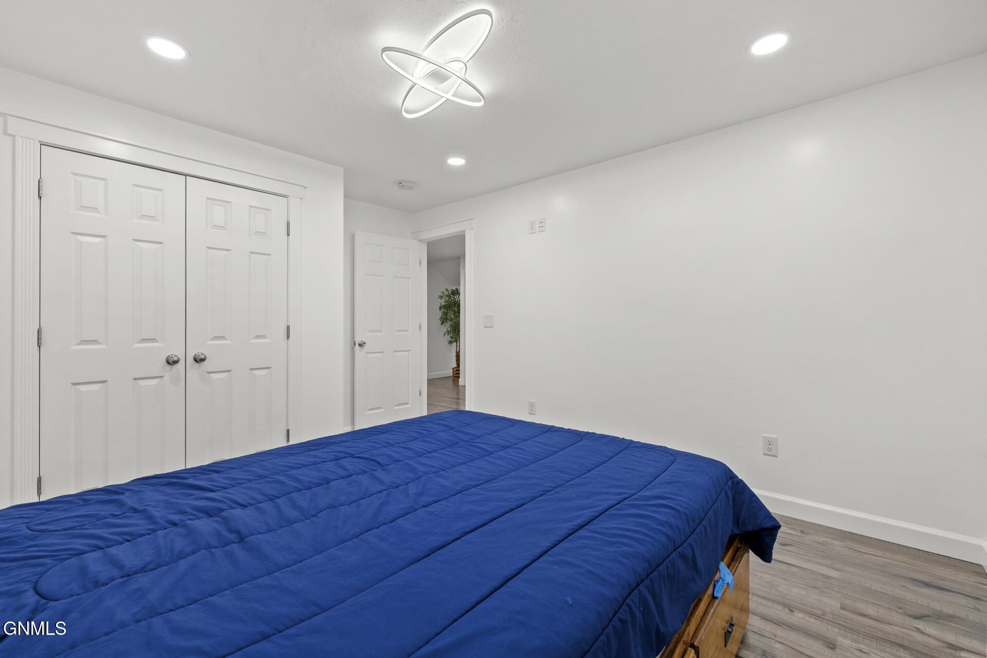 property viewer photo 48