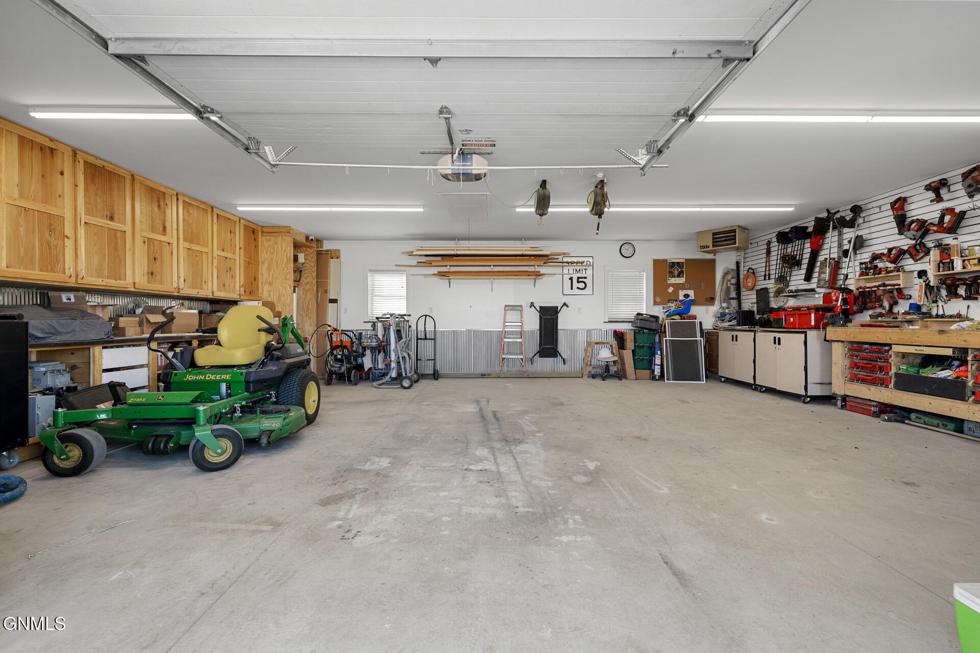 property viewer photo 5