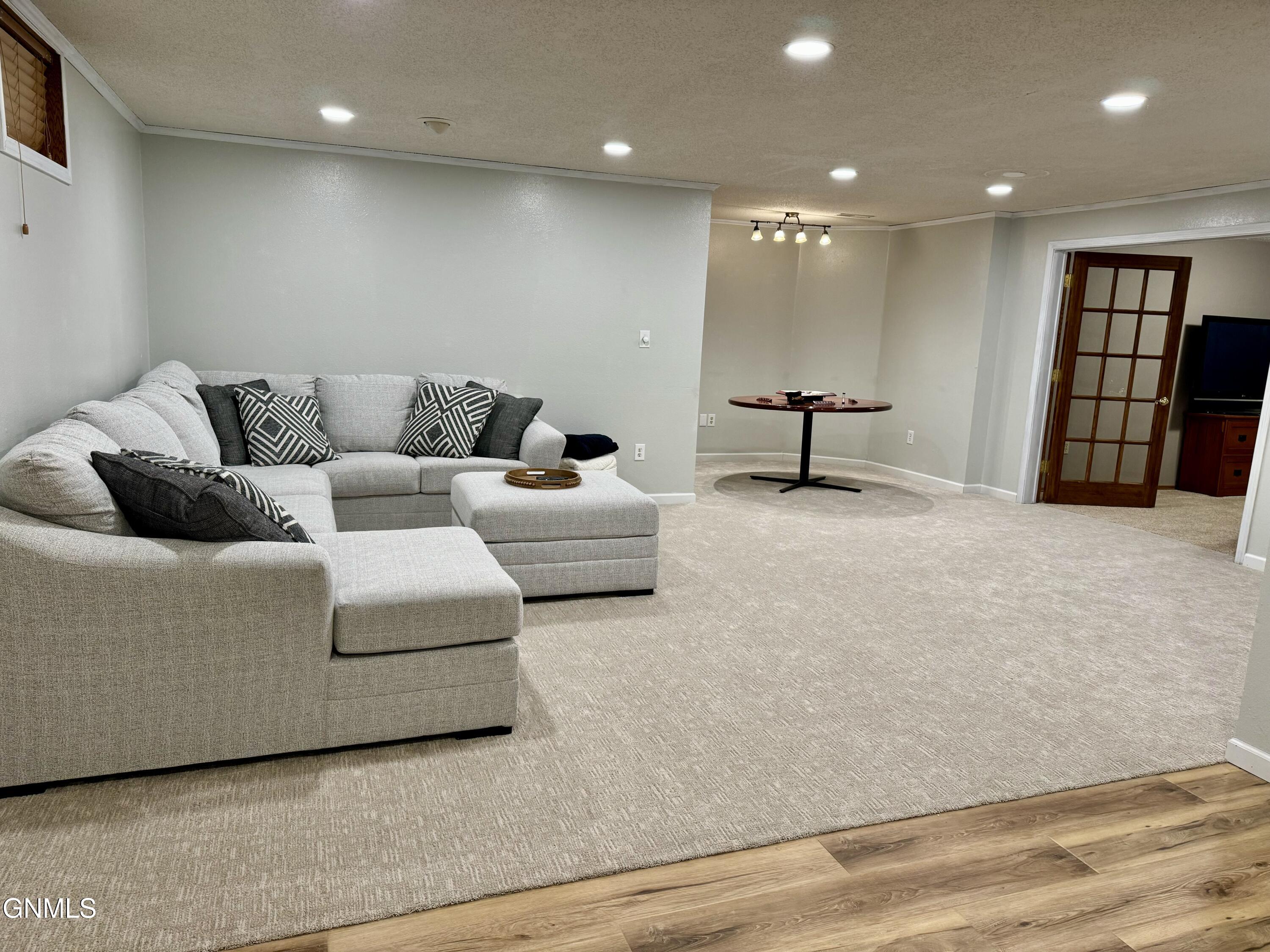 property viewer photo 22