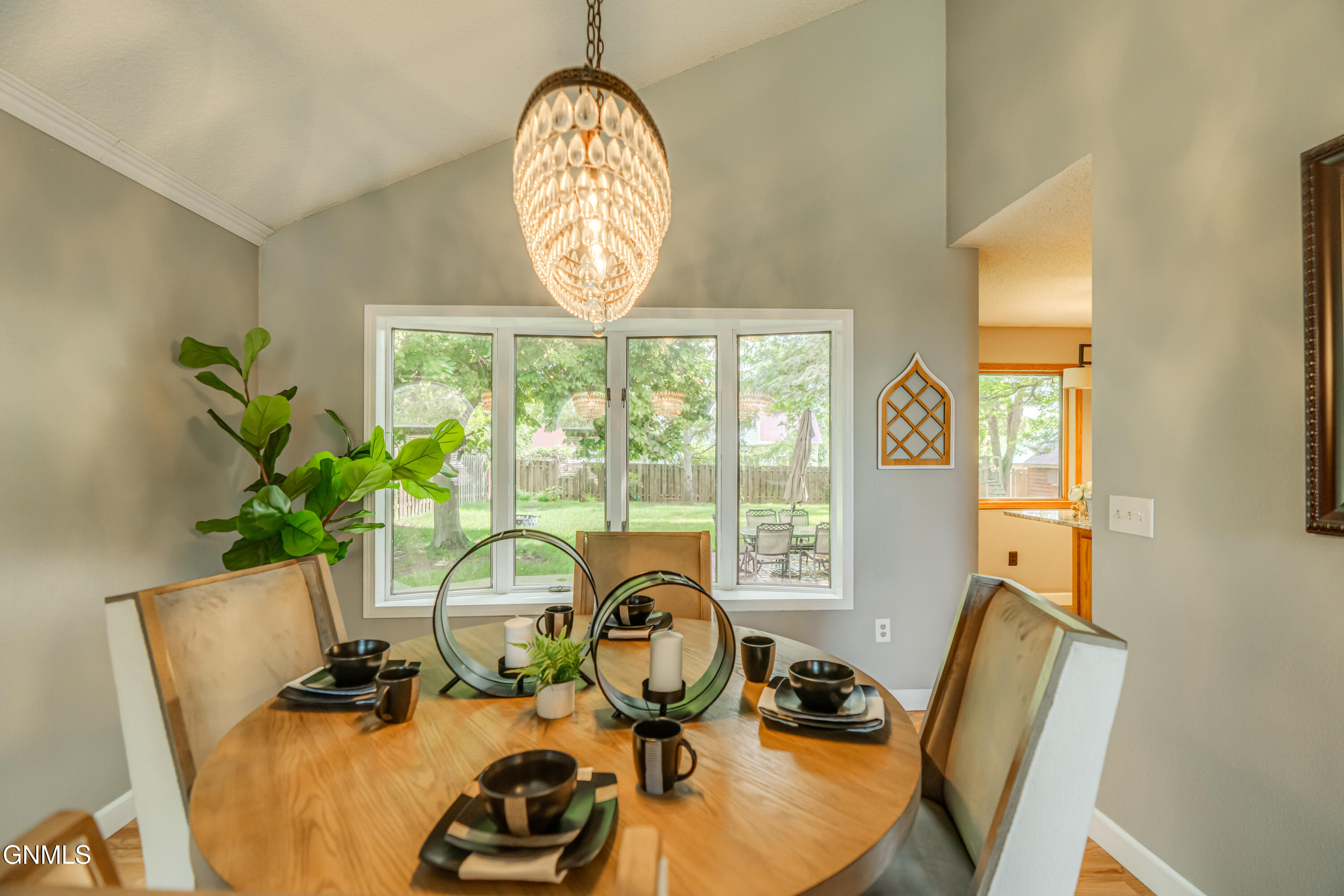 property viewer photo 44