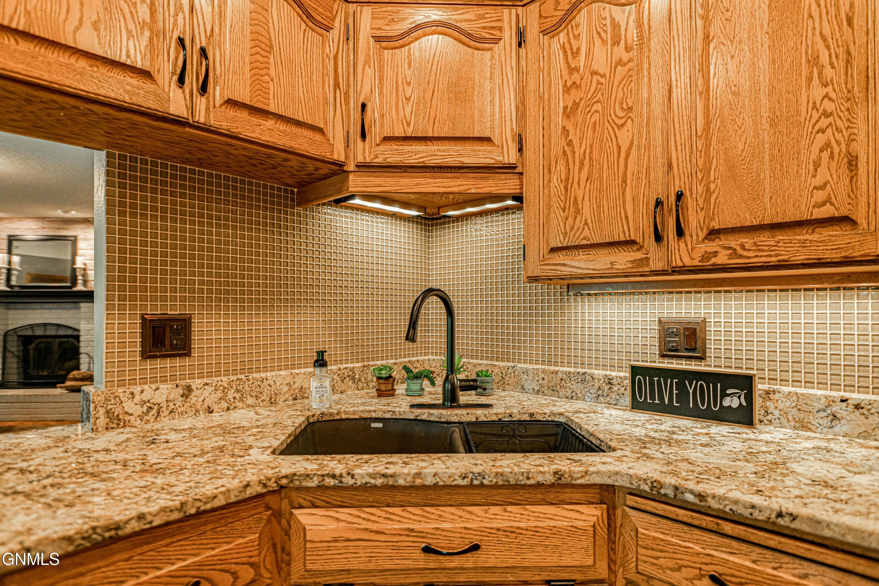 property viewer photo 45
