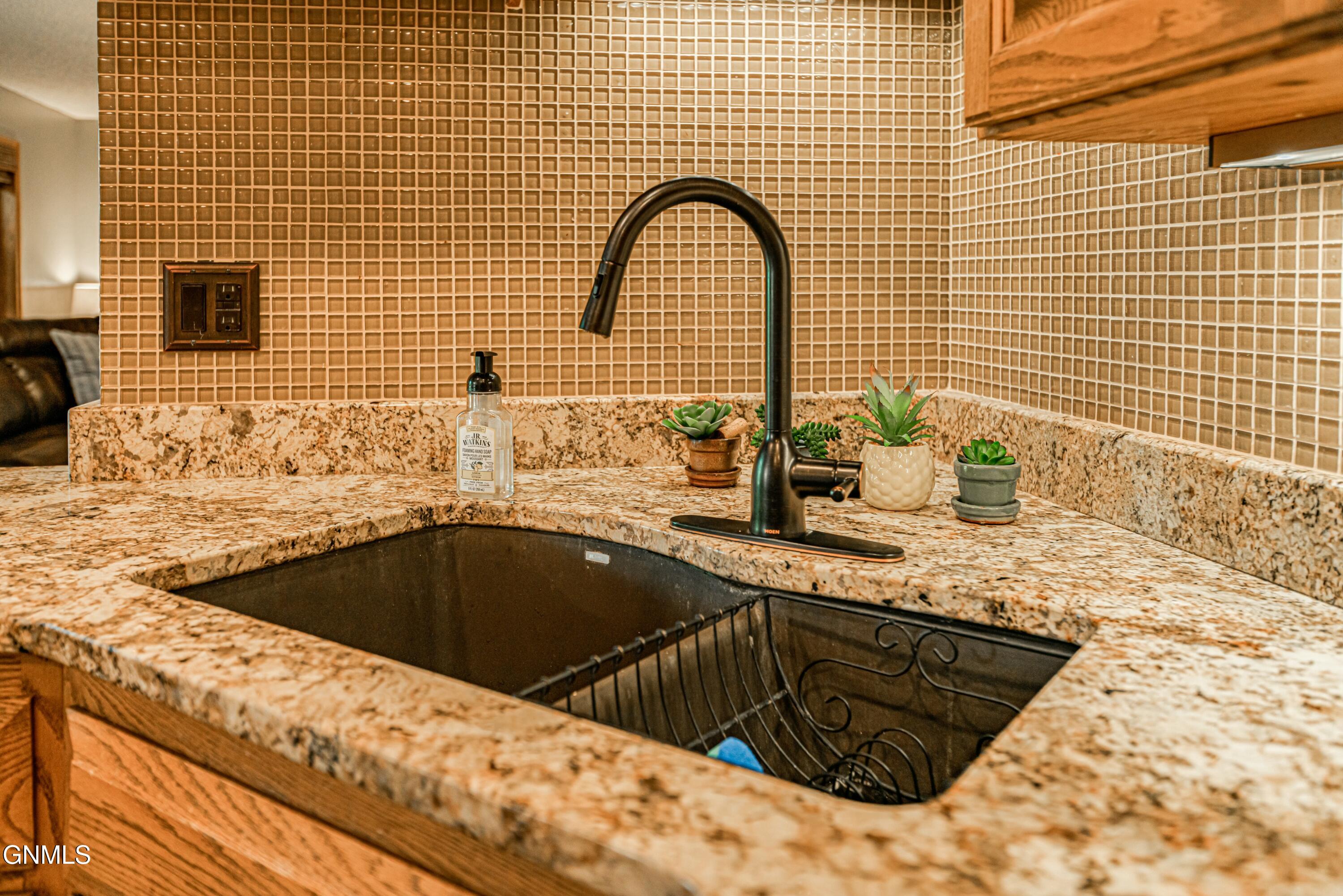 property viewer photo 46