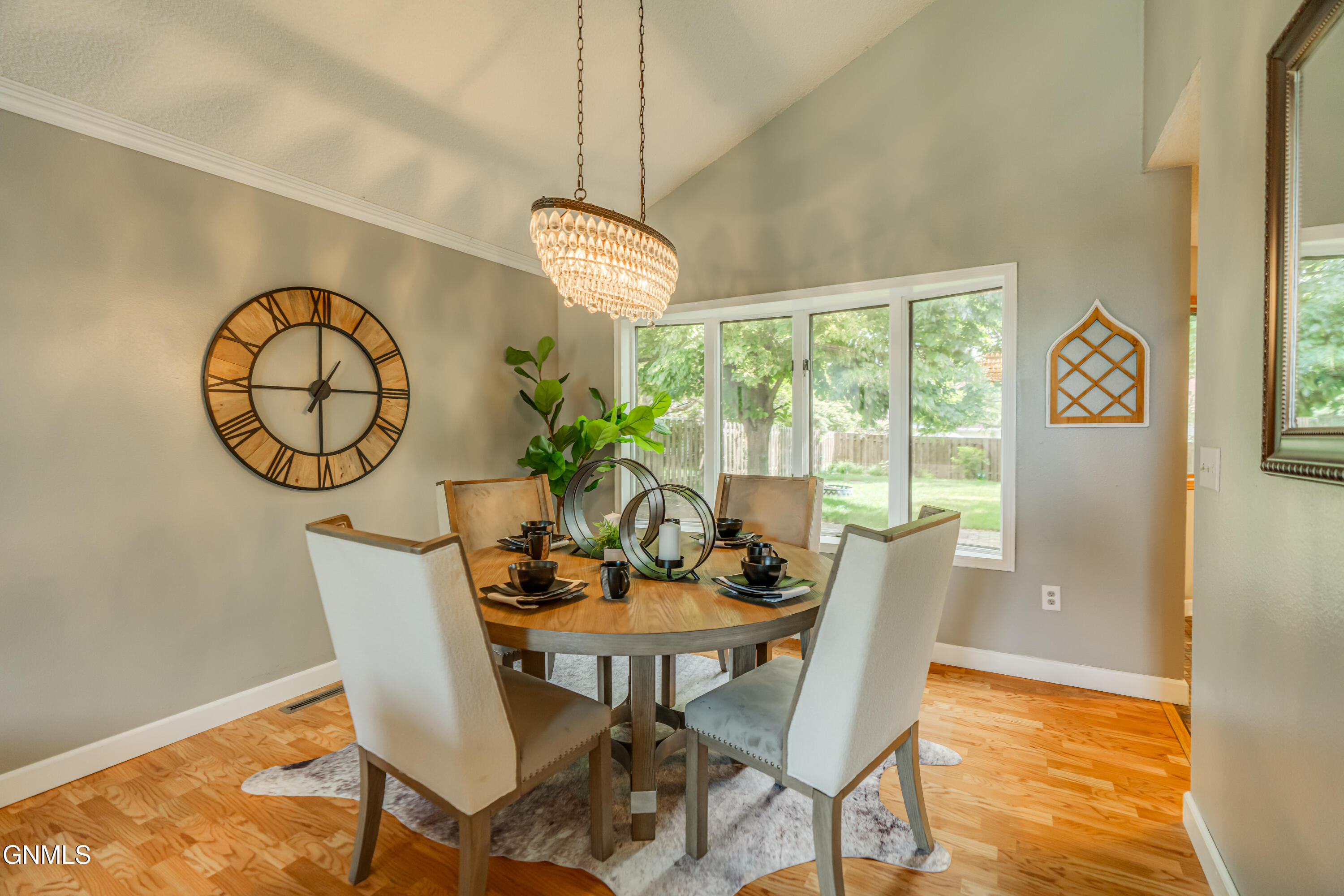 property viewer photo 5