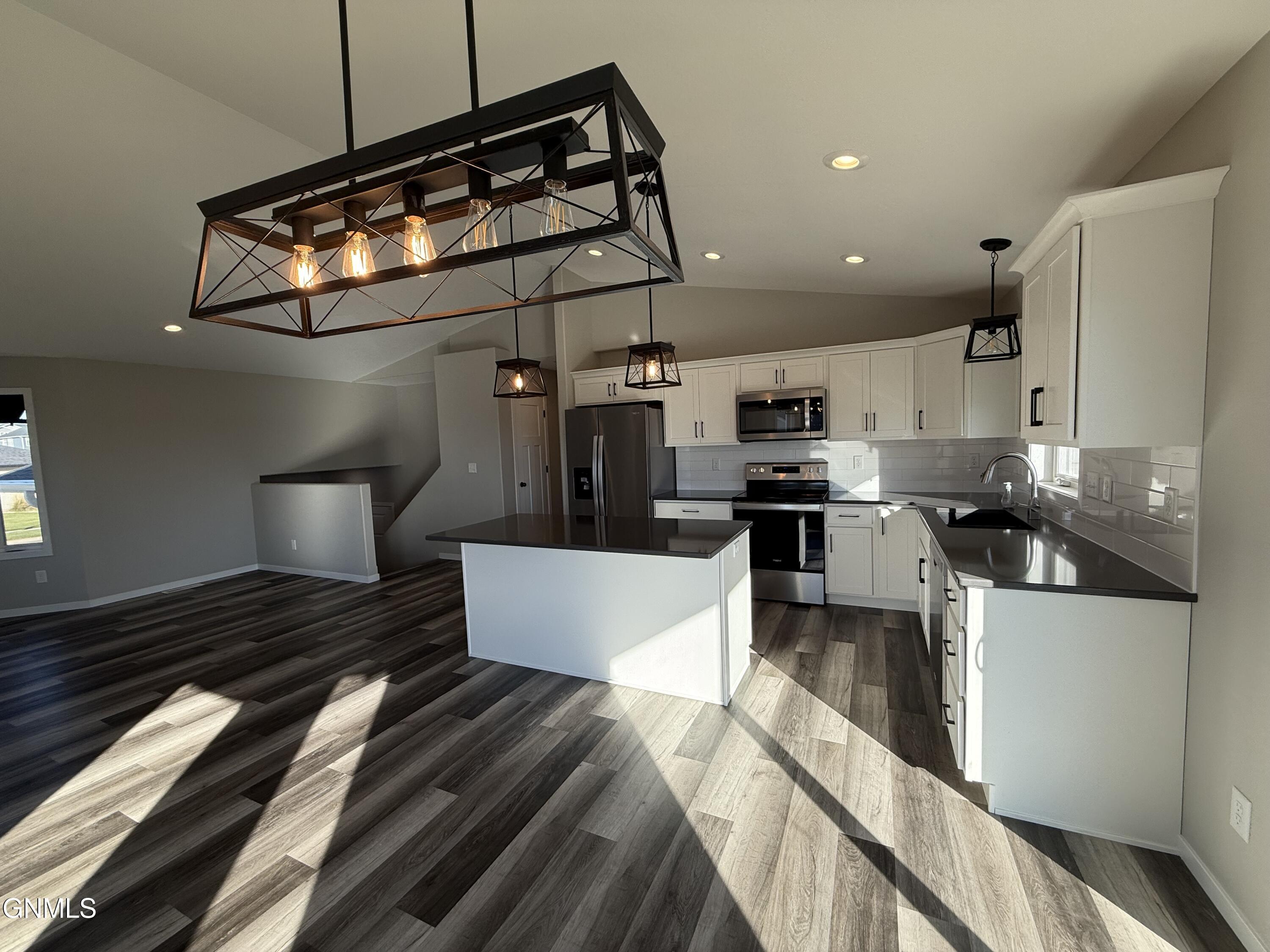 property viewer photo 10