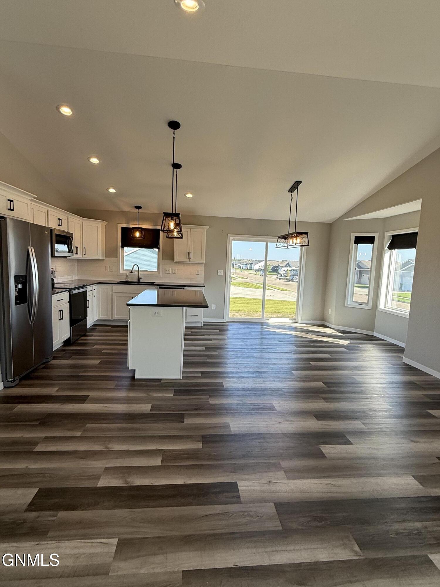 property viewer photo 11