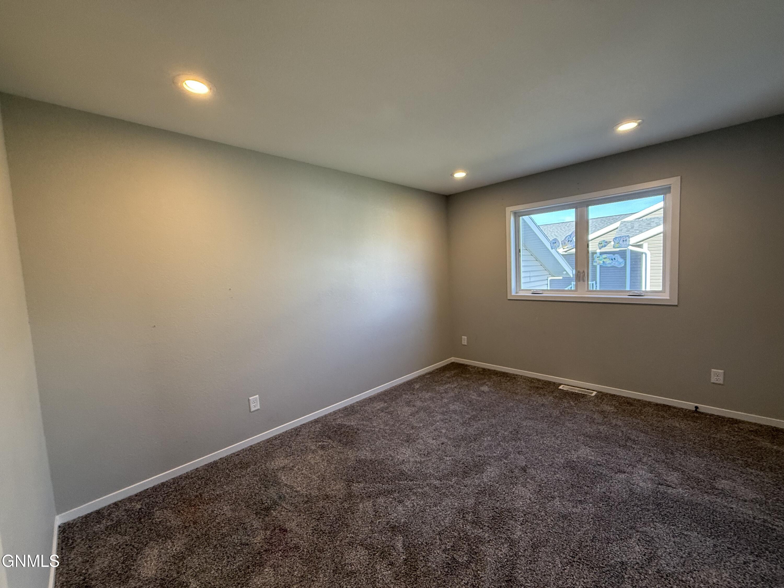 property viewer photo 16