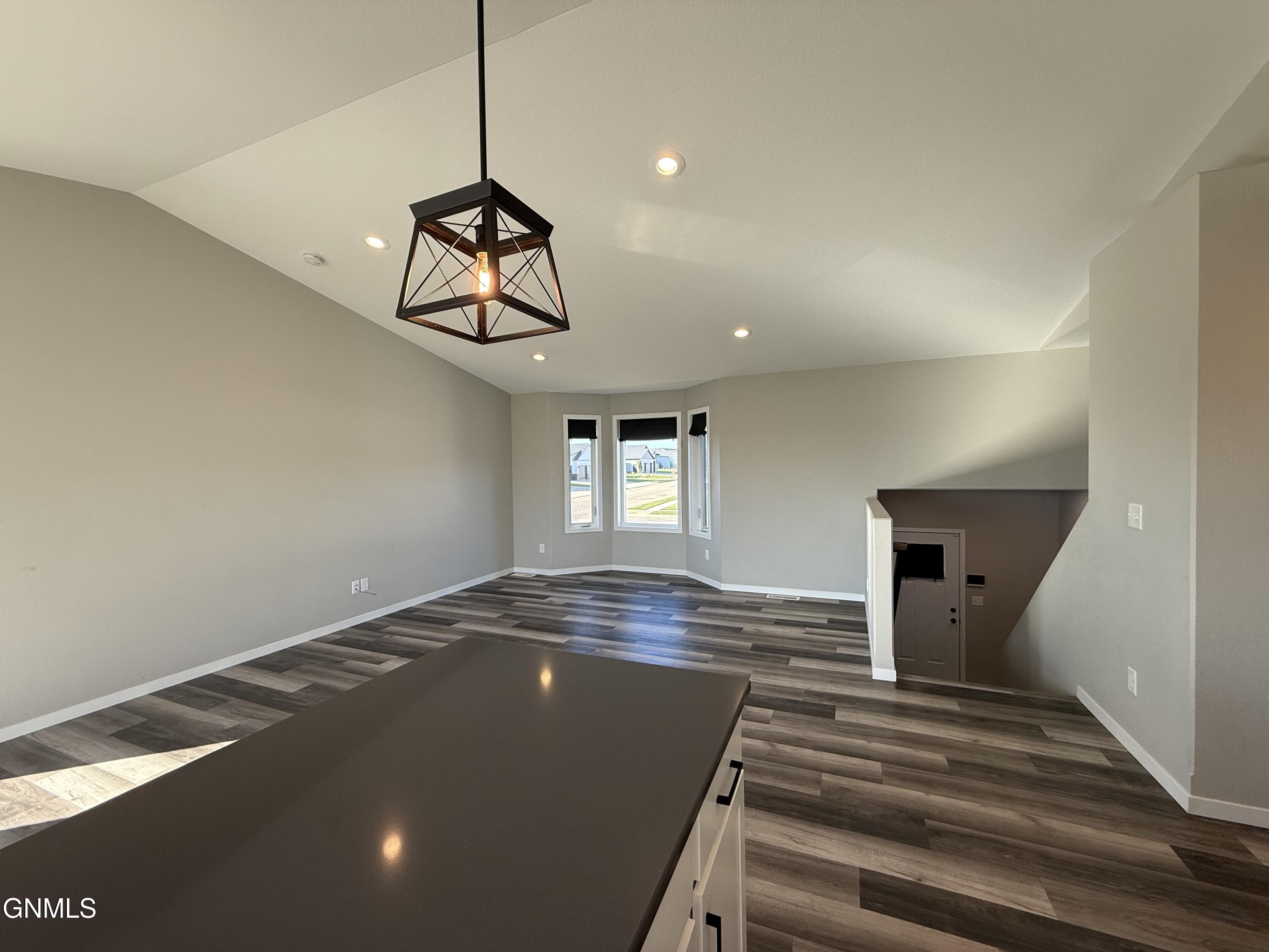 property viewer photo 2