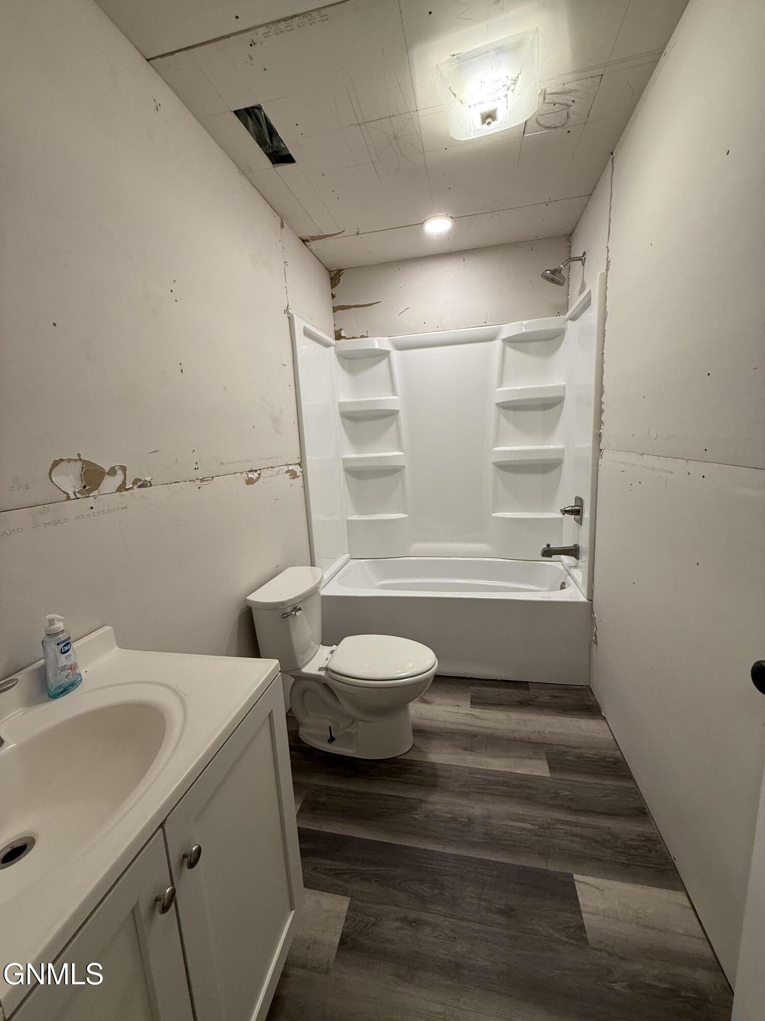 property viewer photo 20