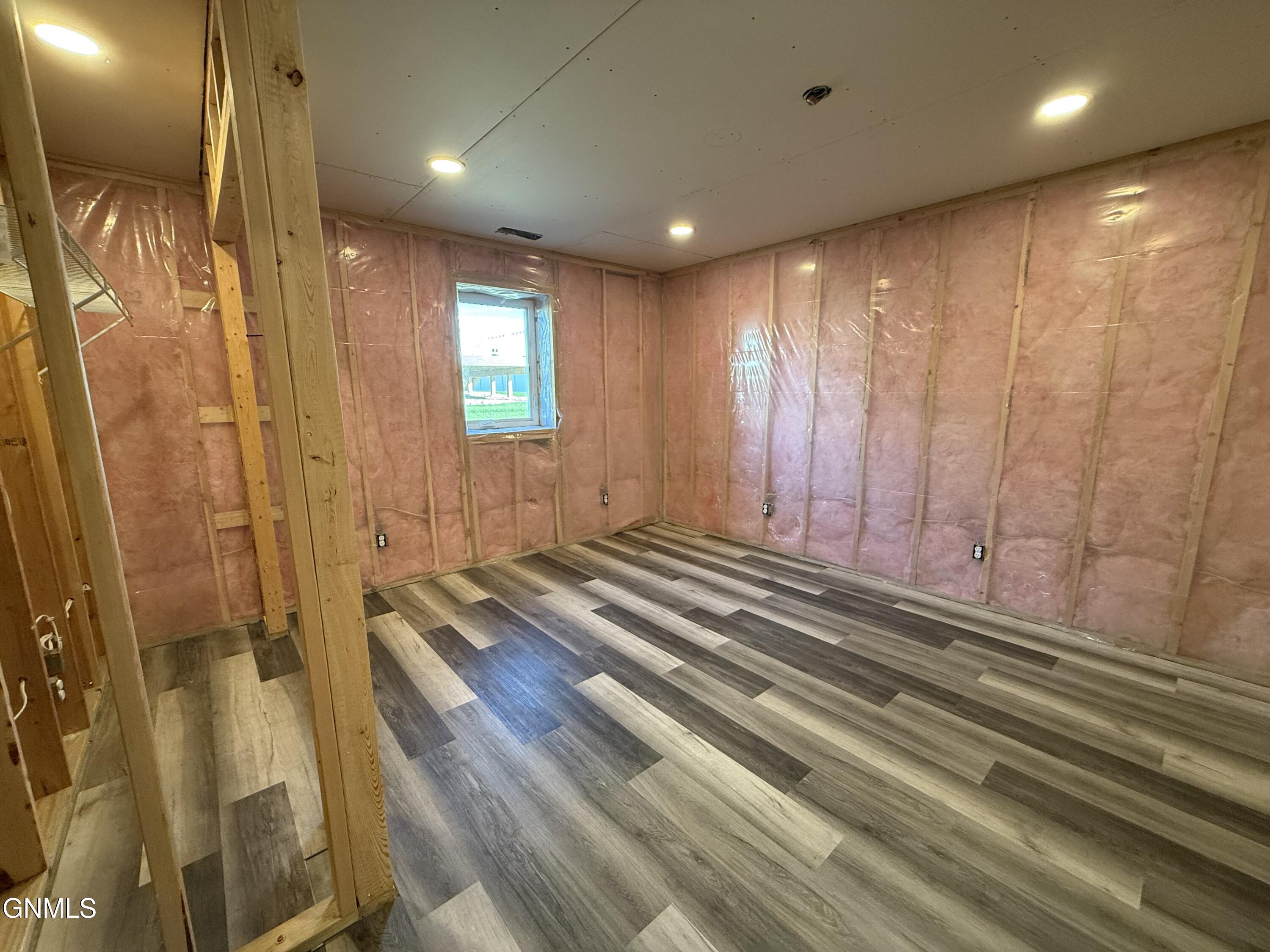 property viewer photo 23