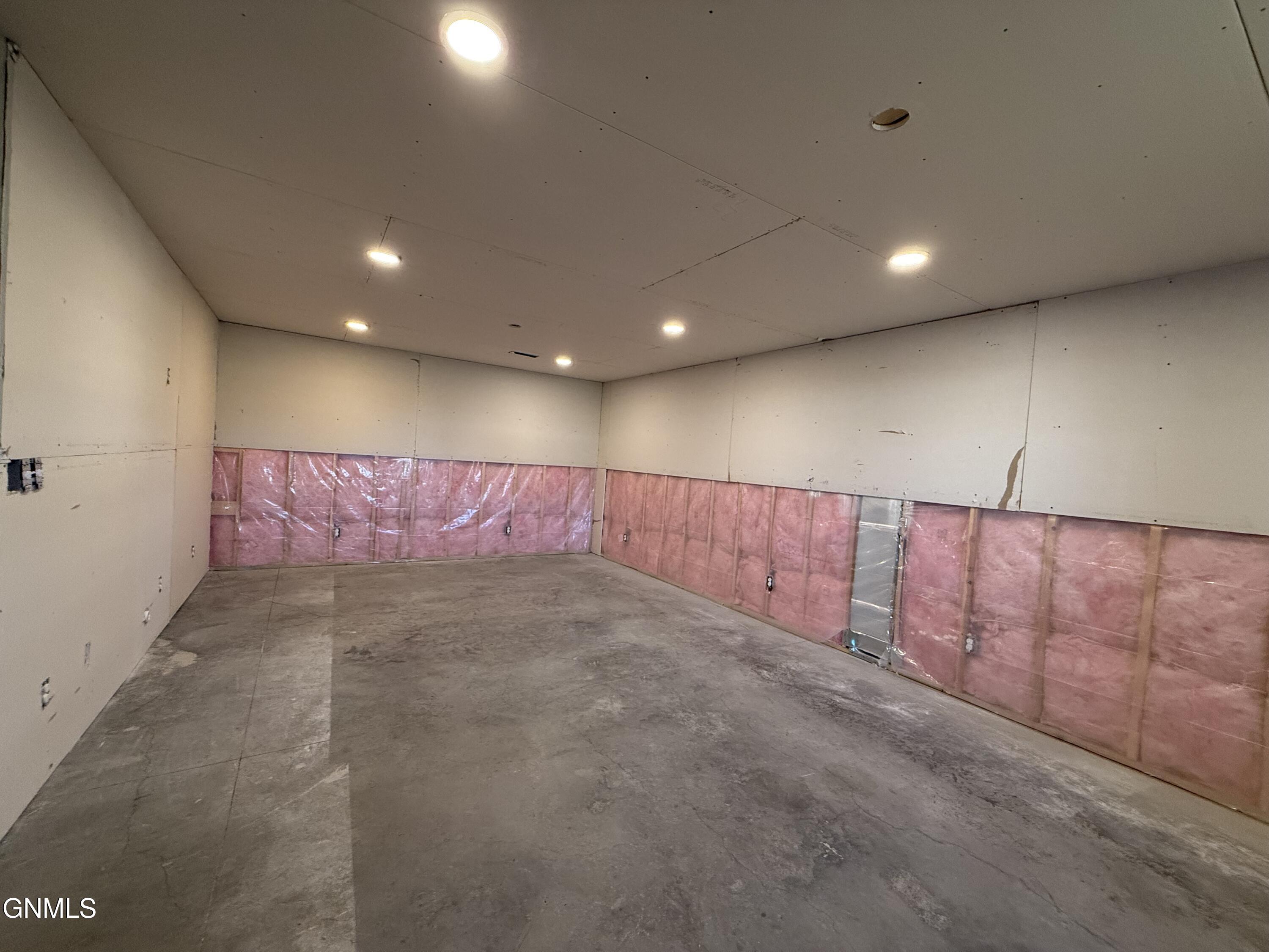 property viewer photo 26
