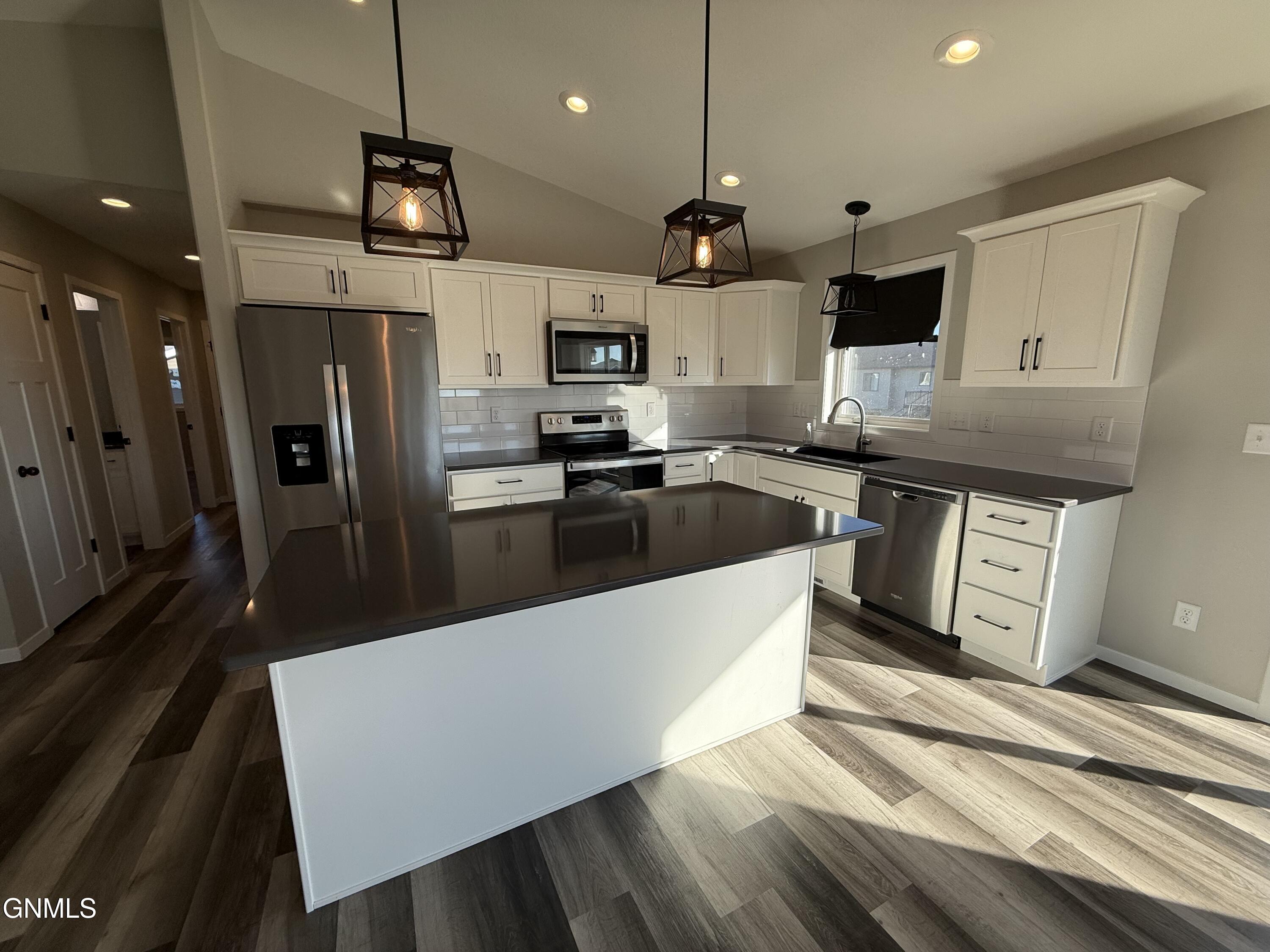 property viewer photo 3
