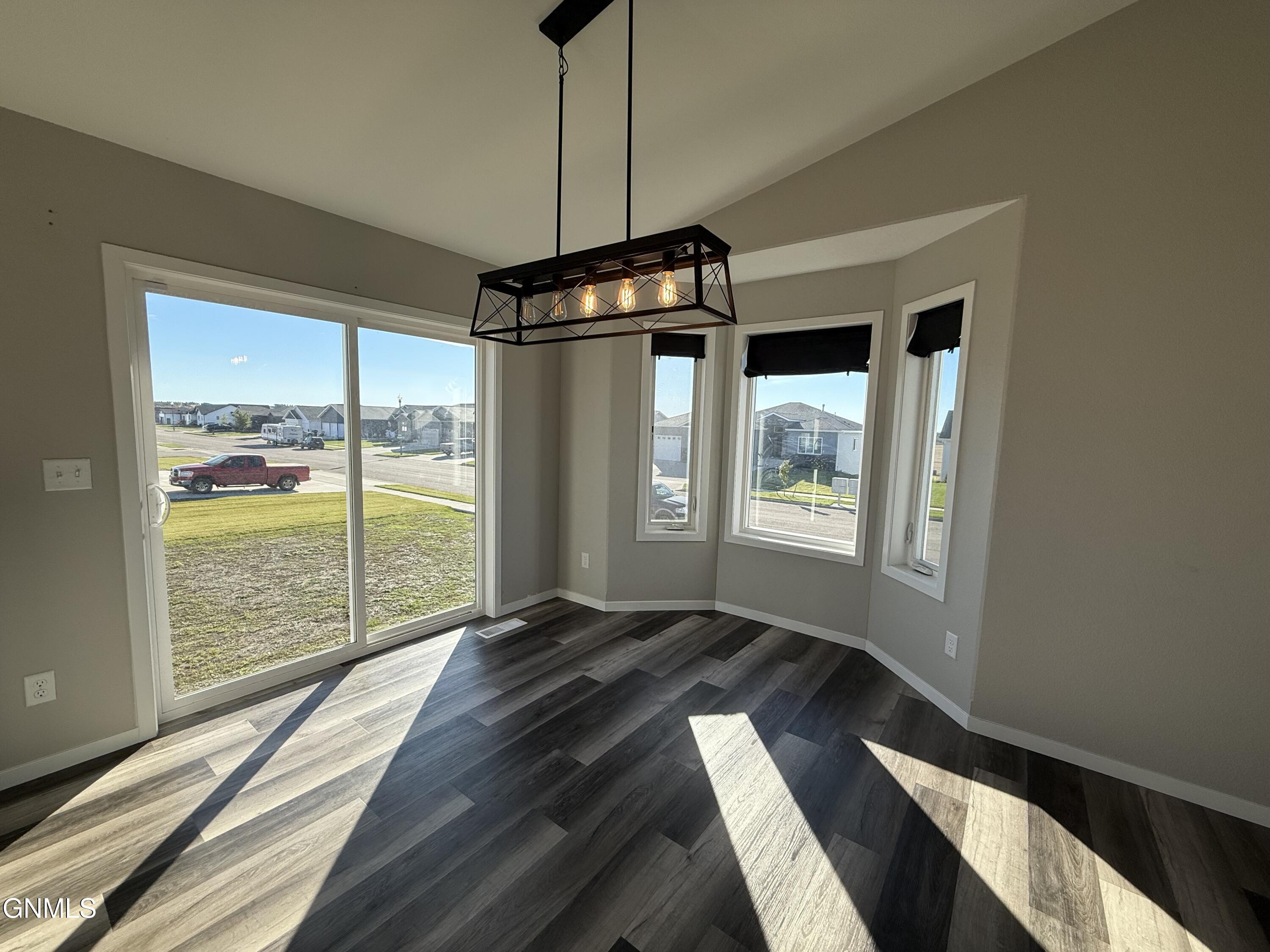 property viewer photo 4