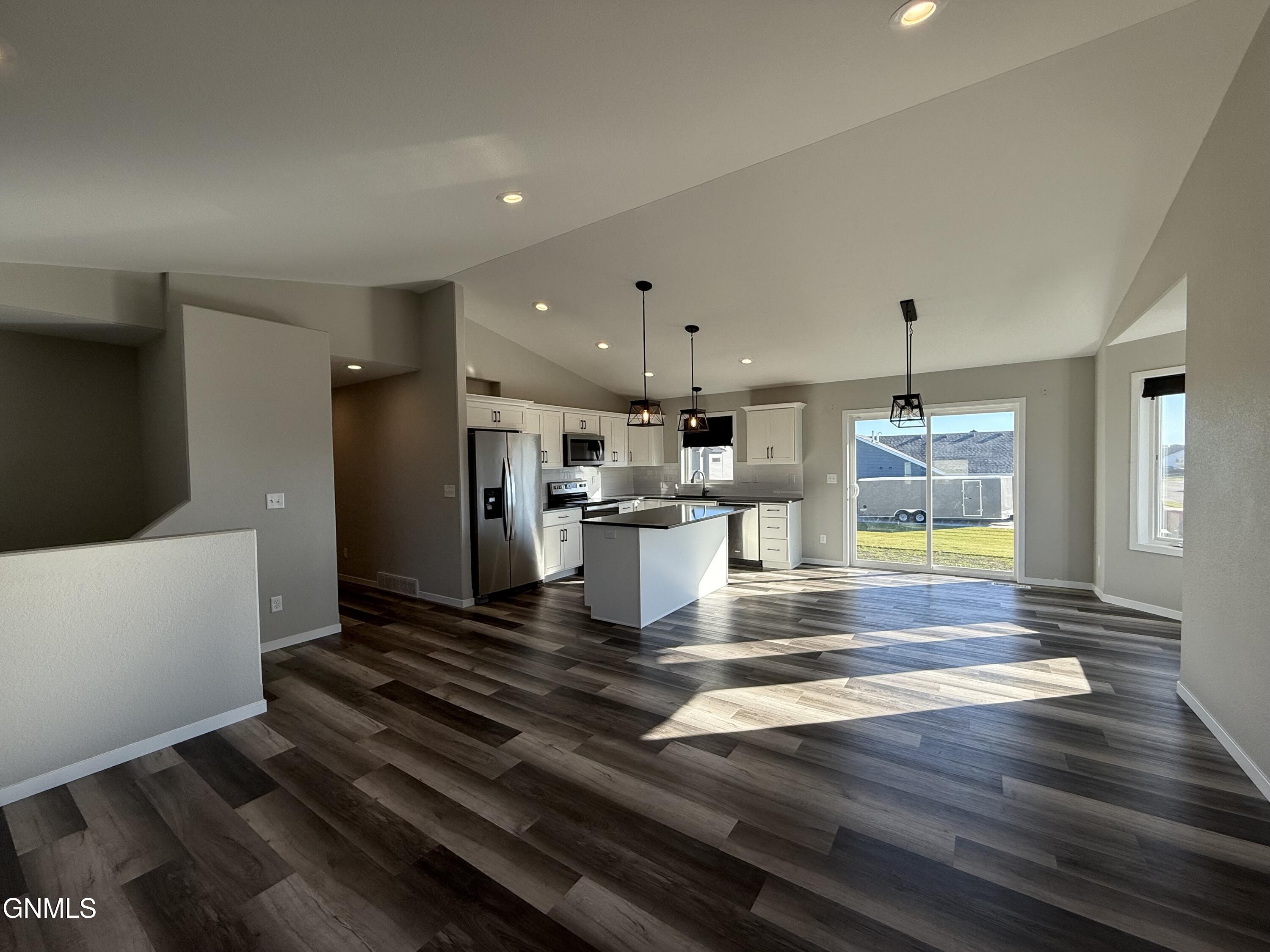 property viewer photo 9