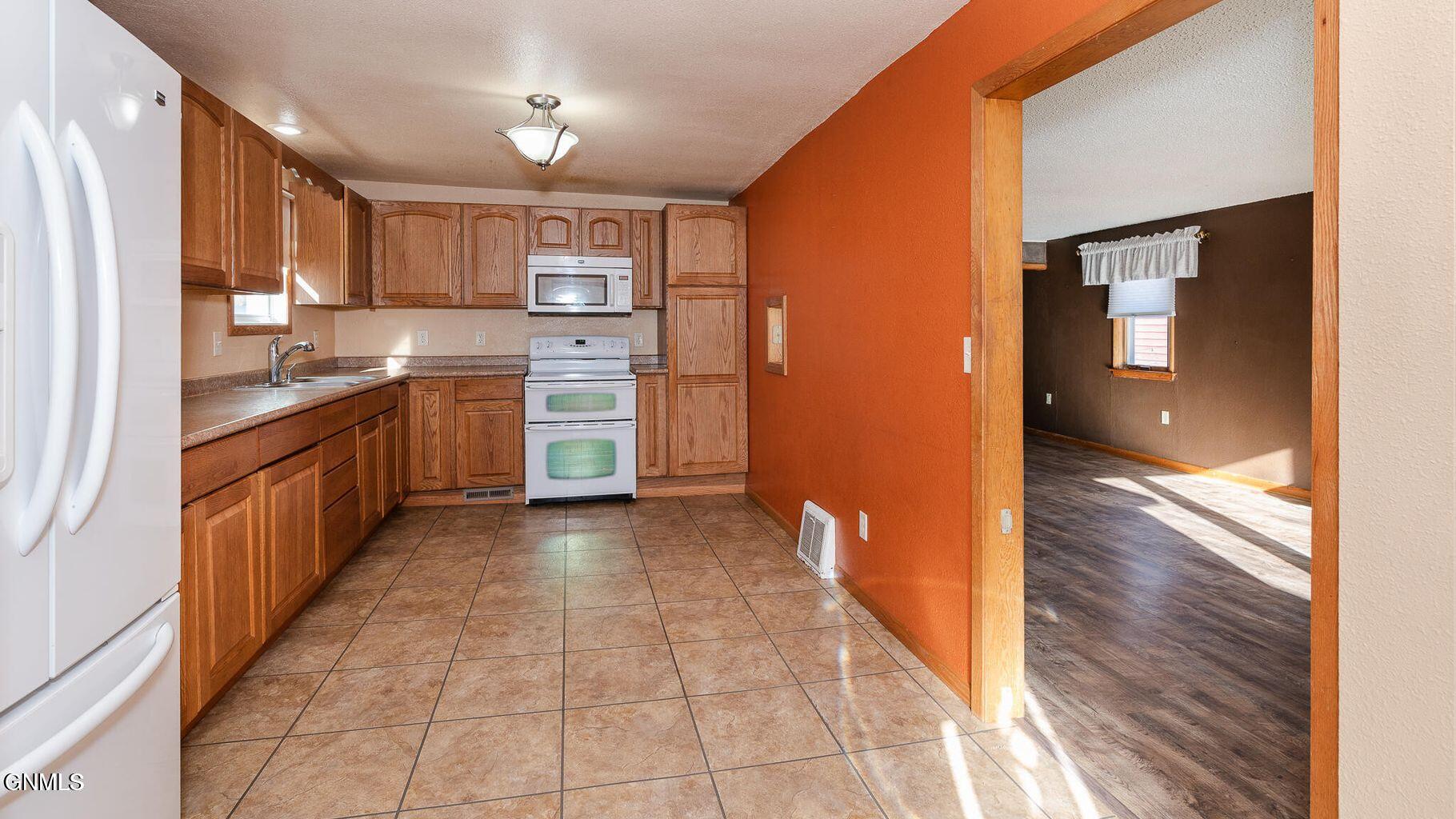 property viewer photo 2