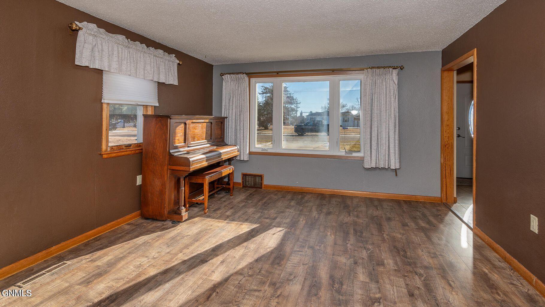 property viewer photo 6
