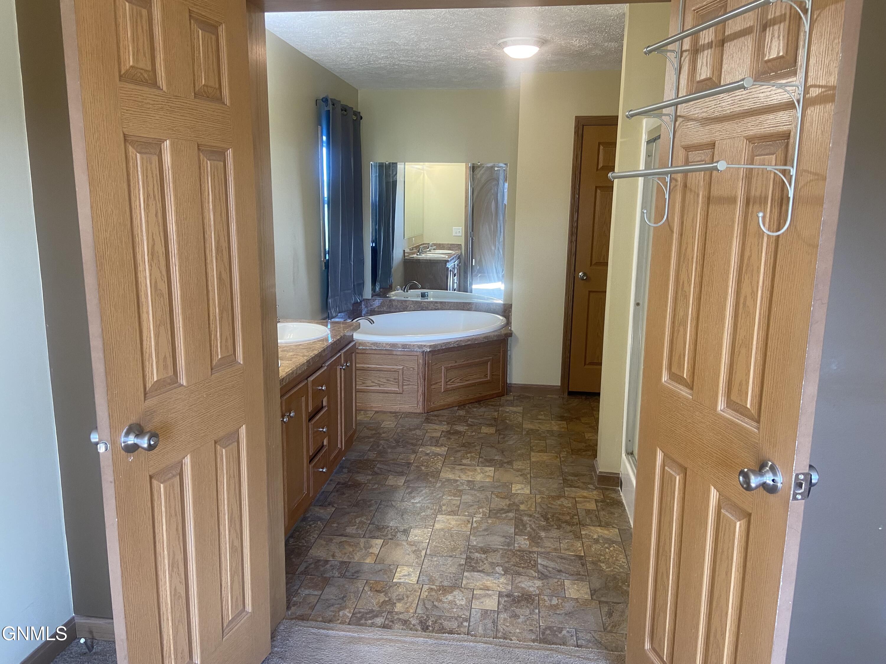 property viewer photo 15