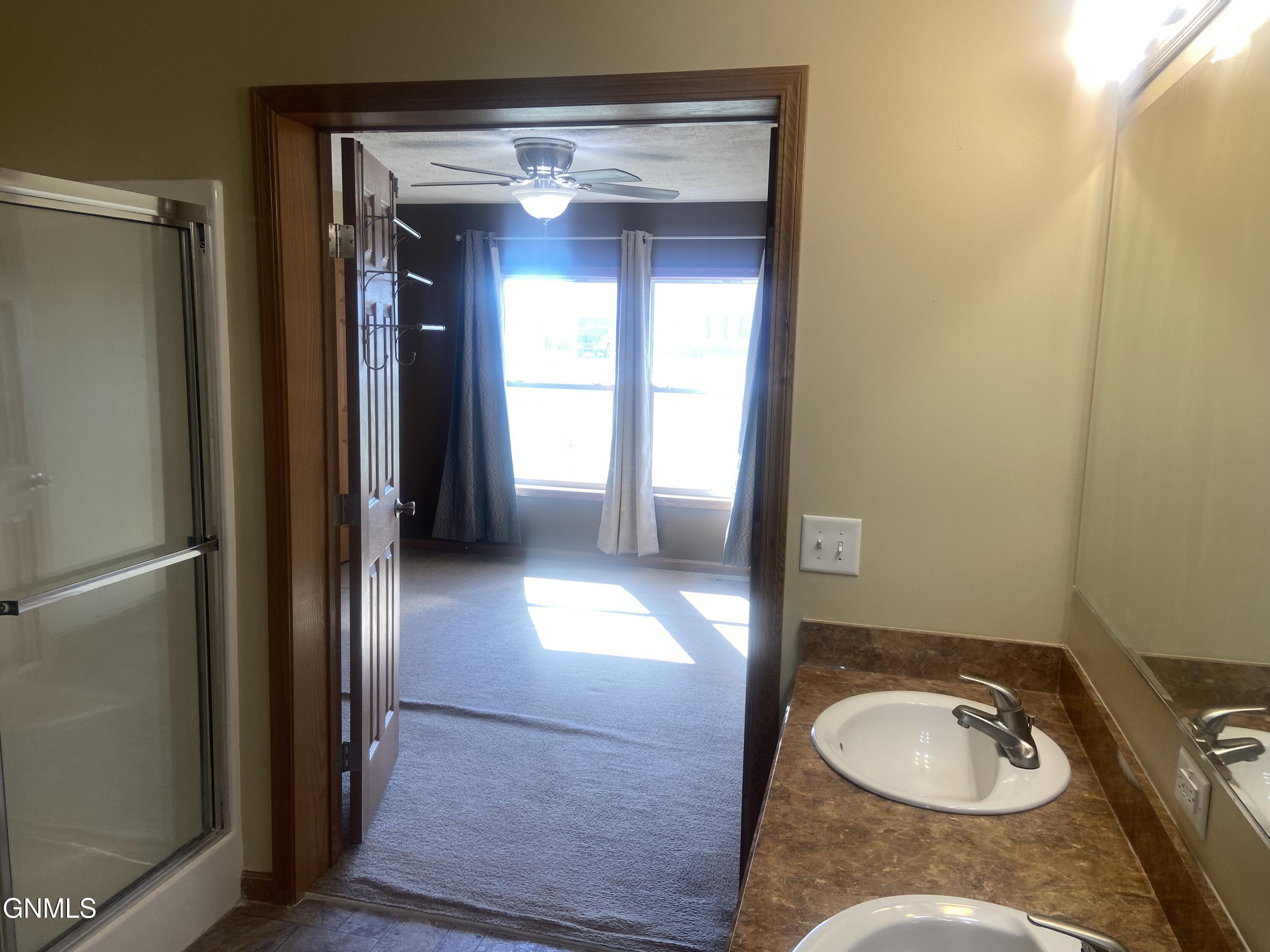 property viewer photo 16