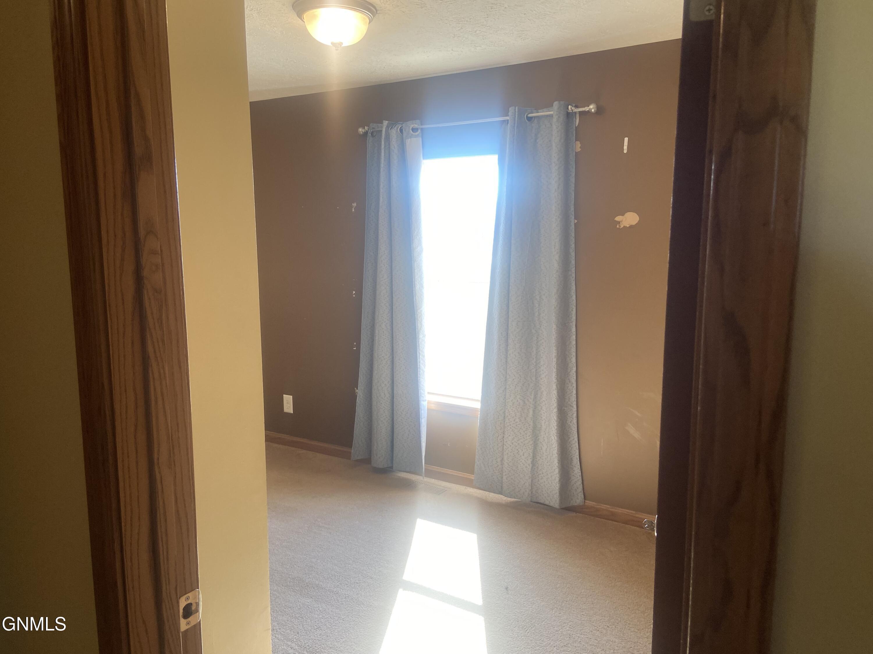 property viewer photo 20