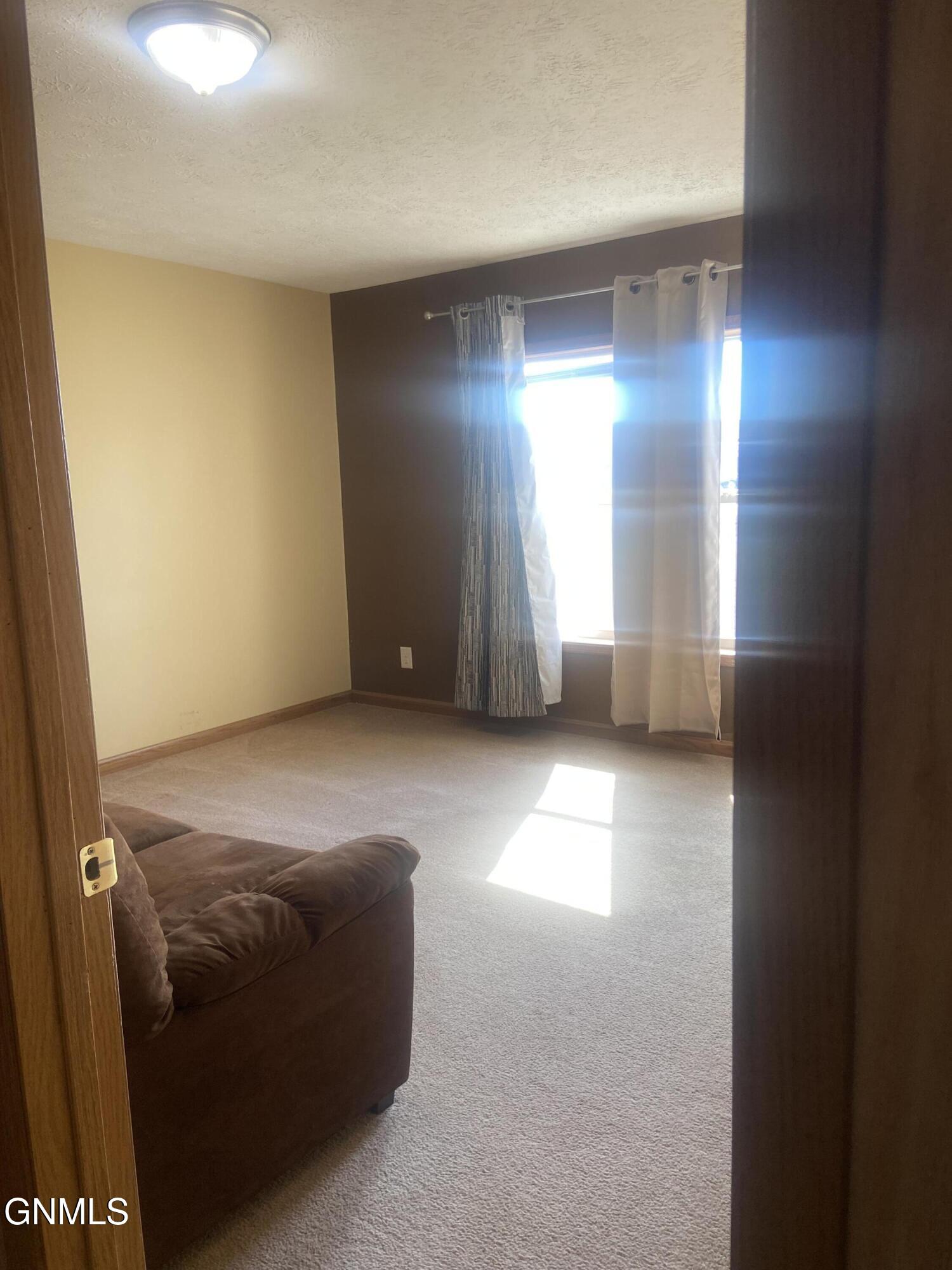 property viewer photo 25