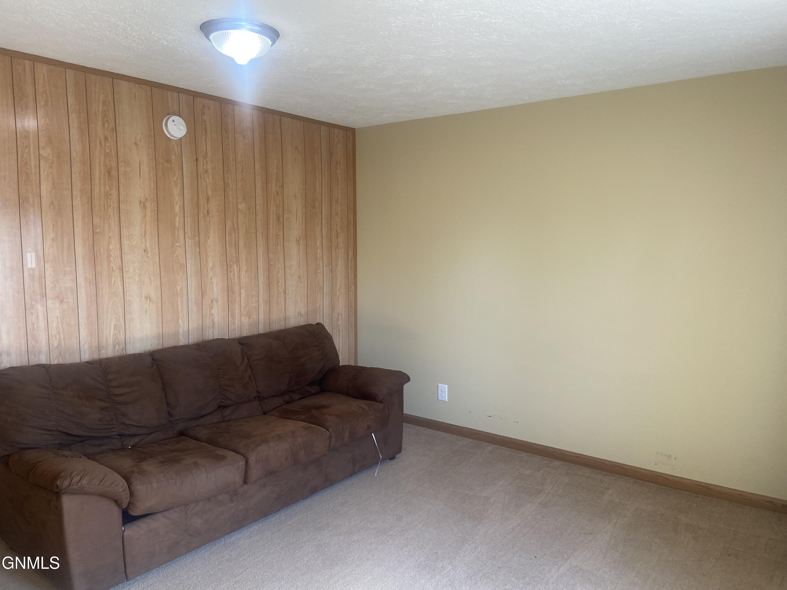 property viewer photo 26