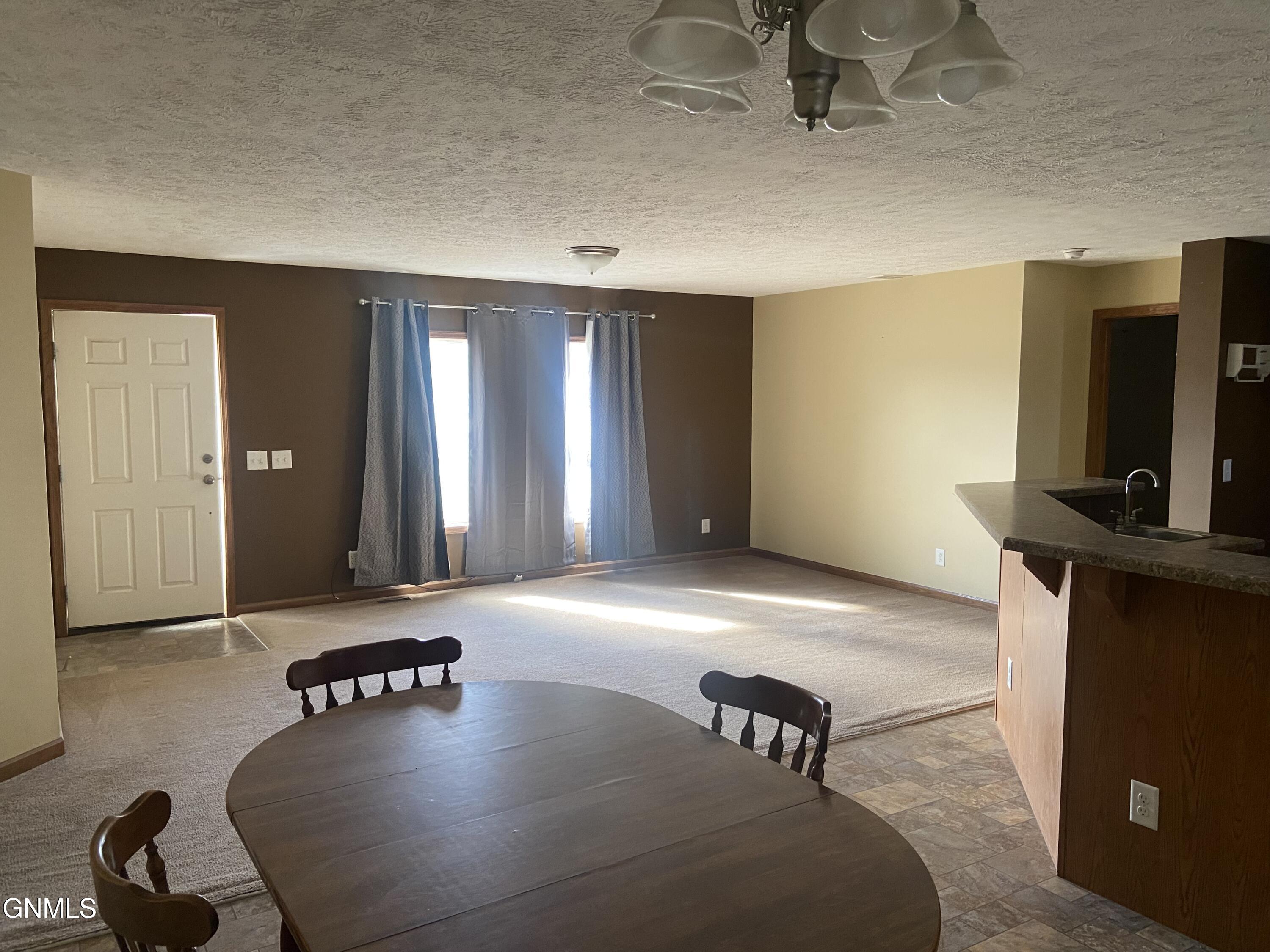 property viewer photo 3