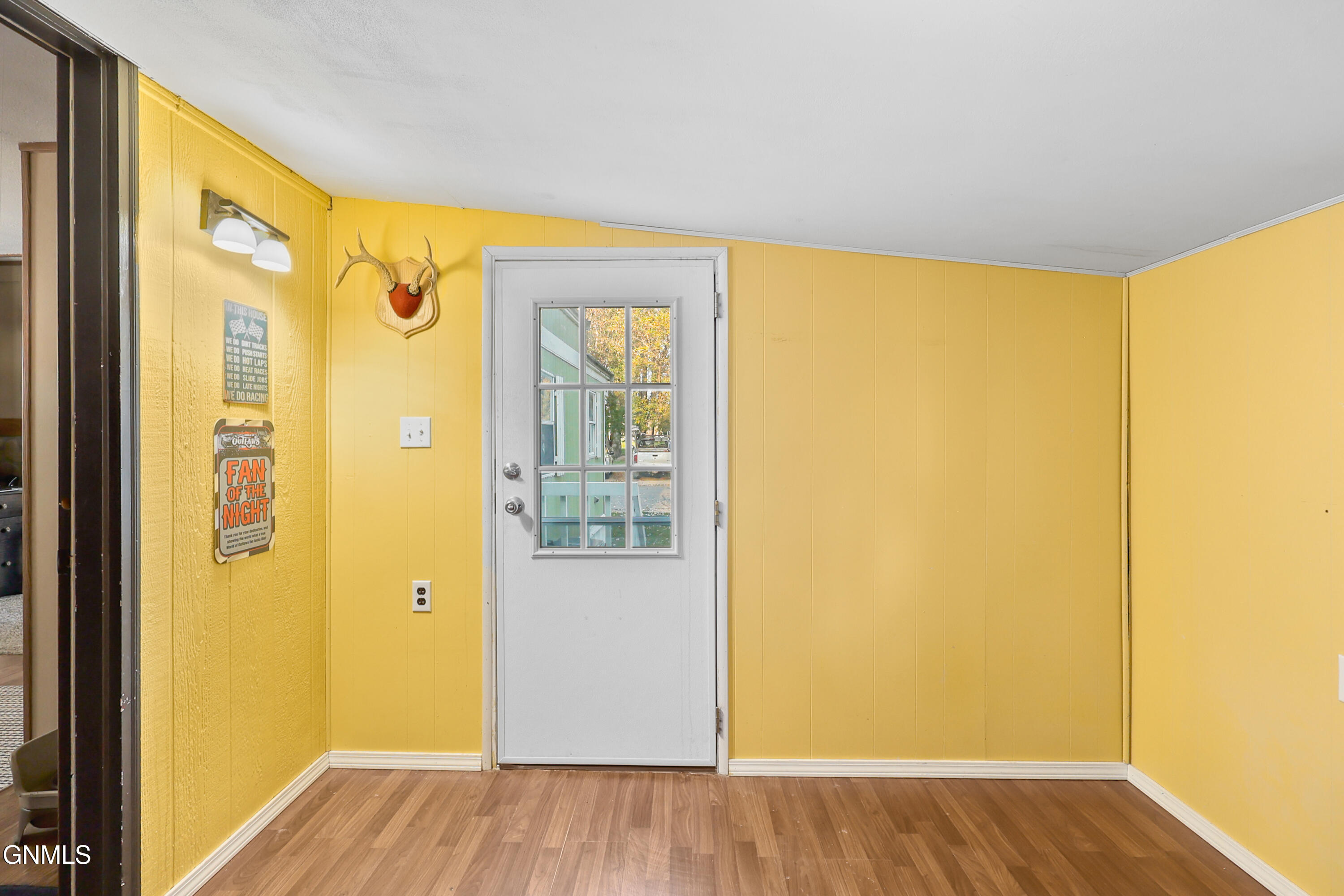 property viewer photo 5