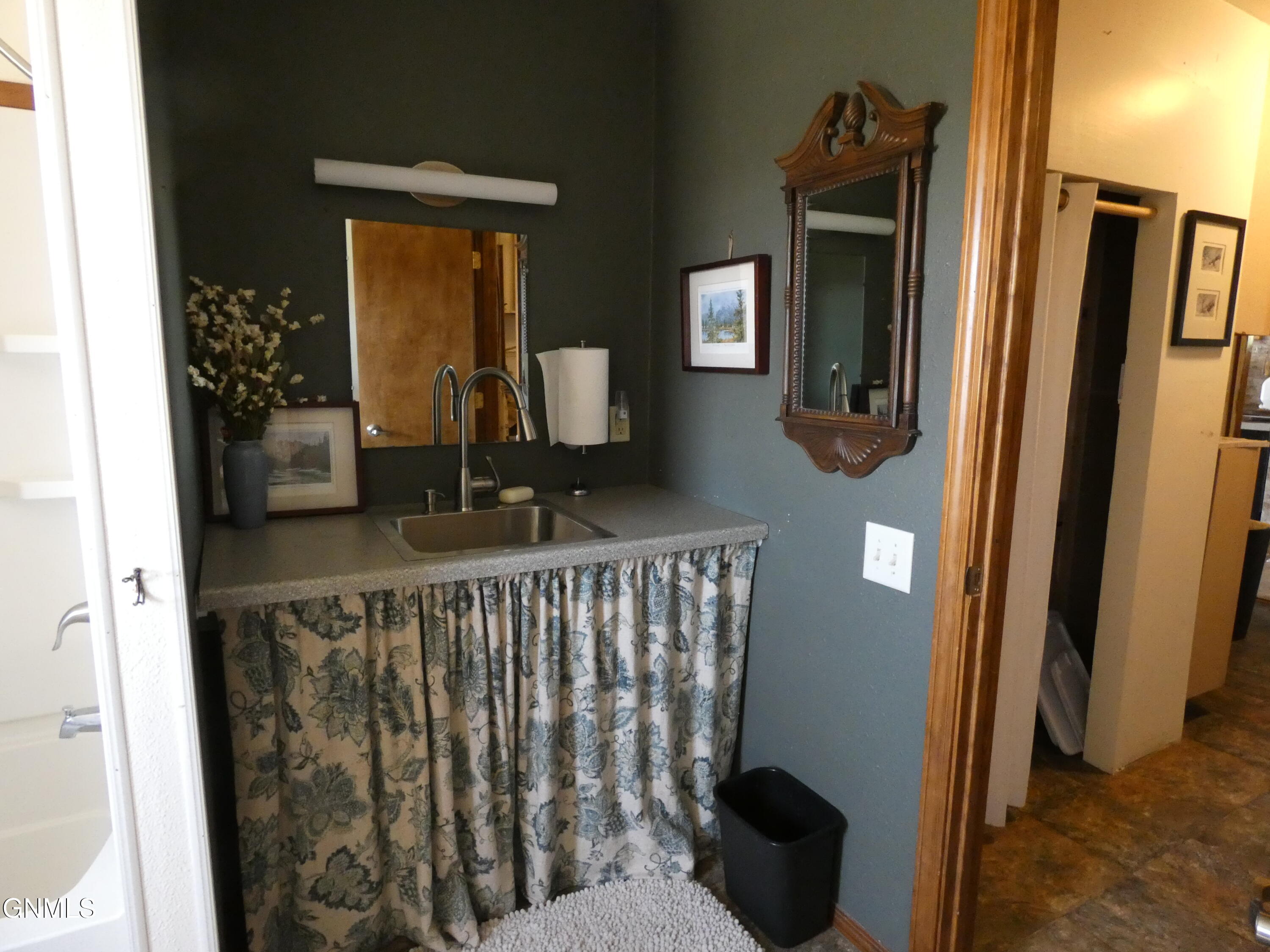 property viewer photo 33