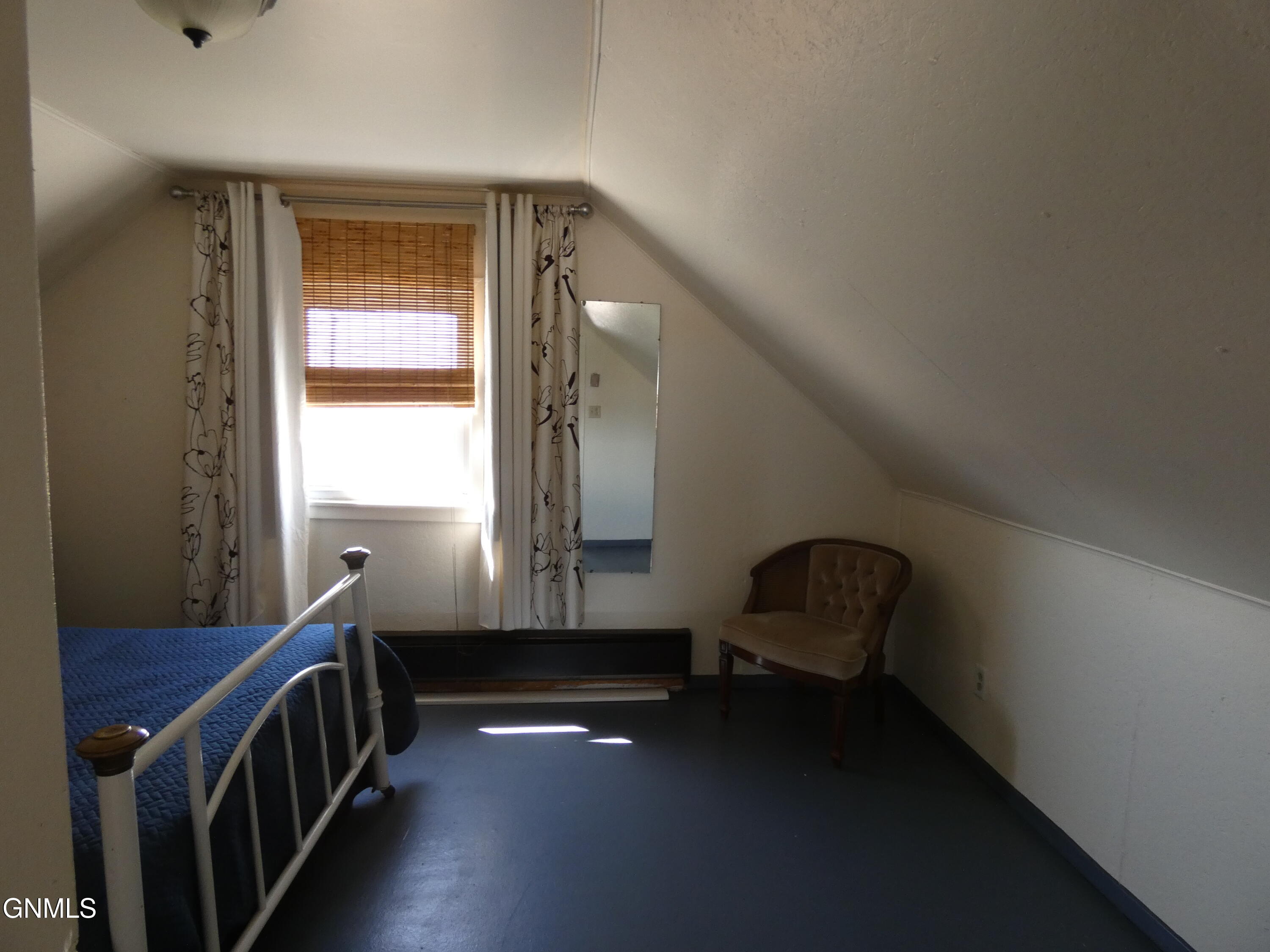 property viewer photo 35