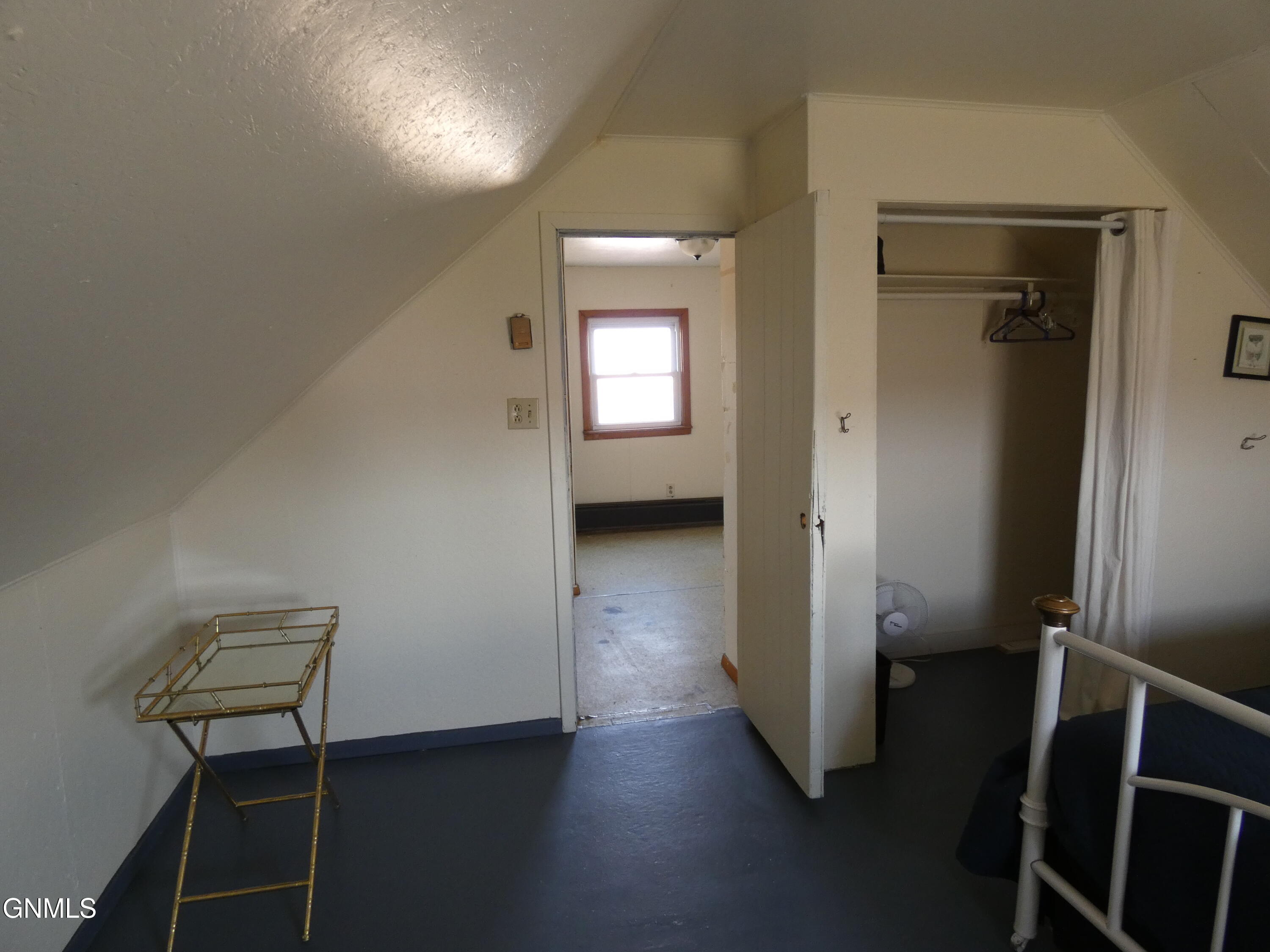 property viewer photo 36