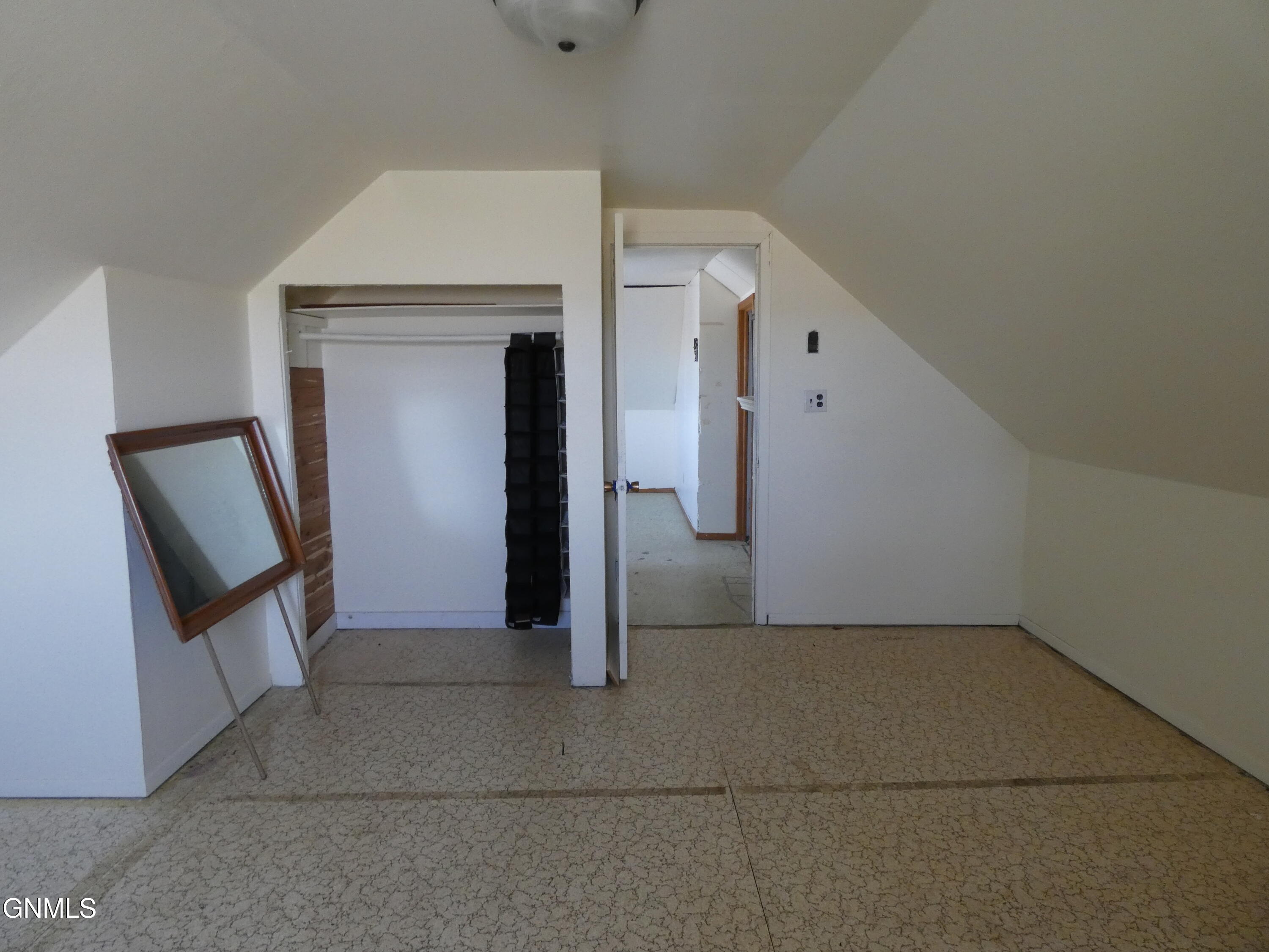 property viewer photo 40
