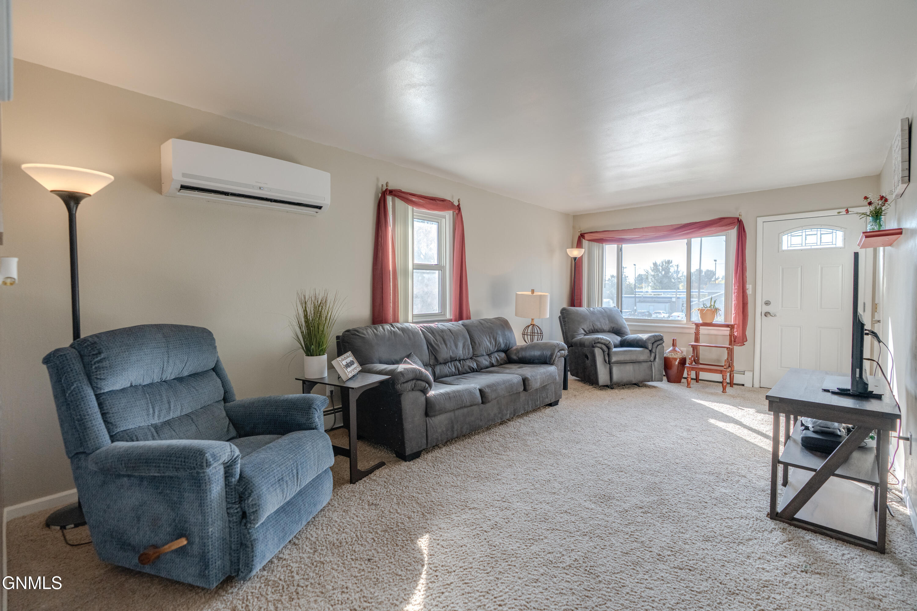 property viewer photo 1