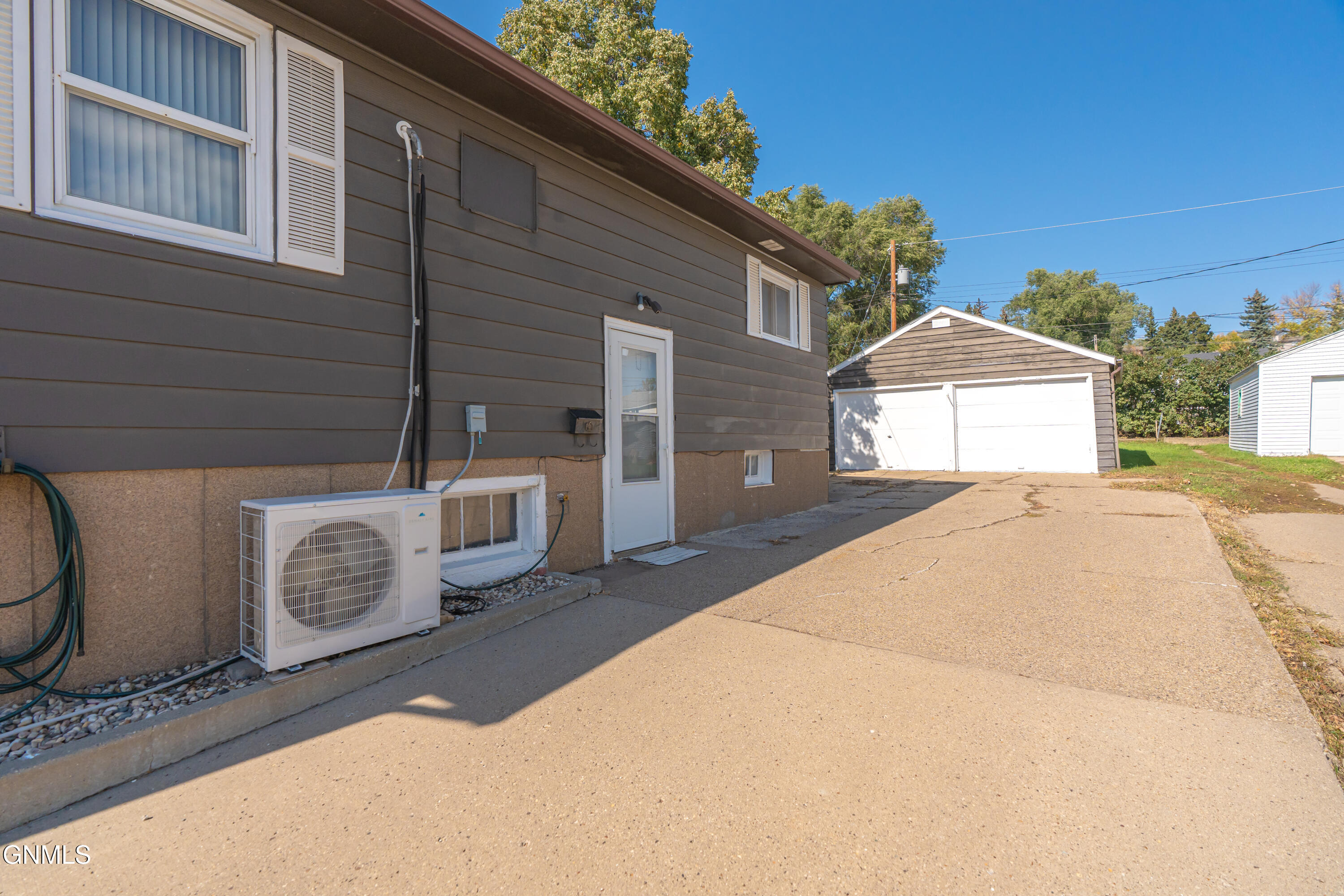 property viewer photo 16