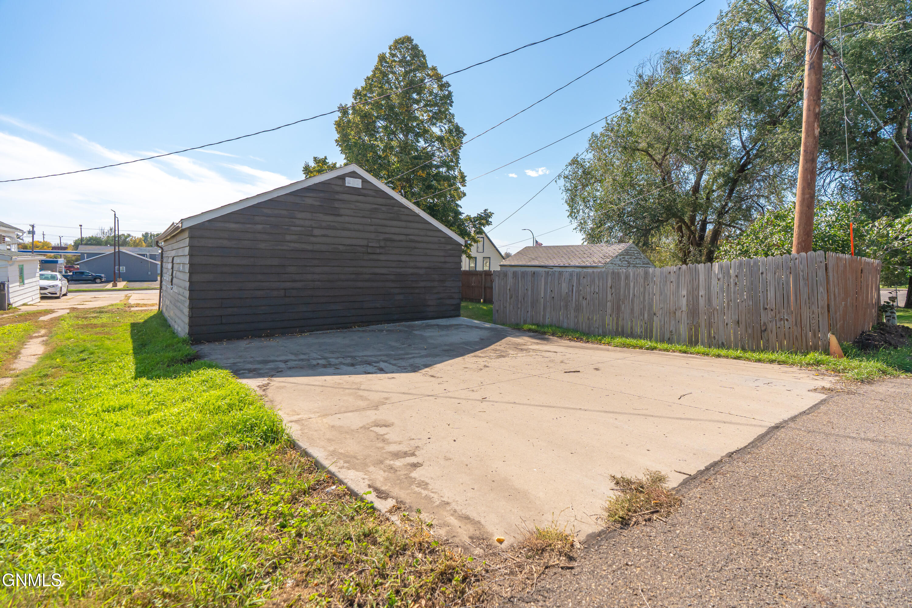 property viewer photo 18